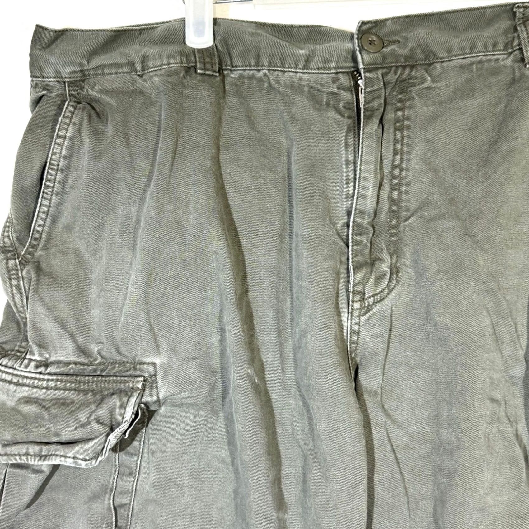 Vintage Bass Cargo Shorts Men’s 40 Green Cotton Utility Multi-Pocket High-Rise Zip Fly Size US 40 / EU 56 - 4 Thumbnail