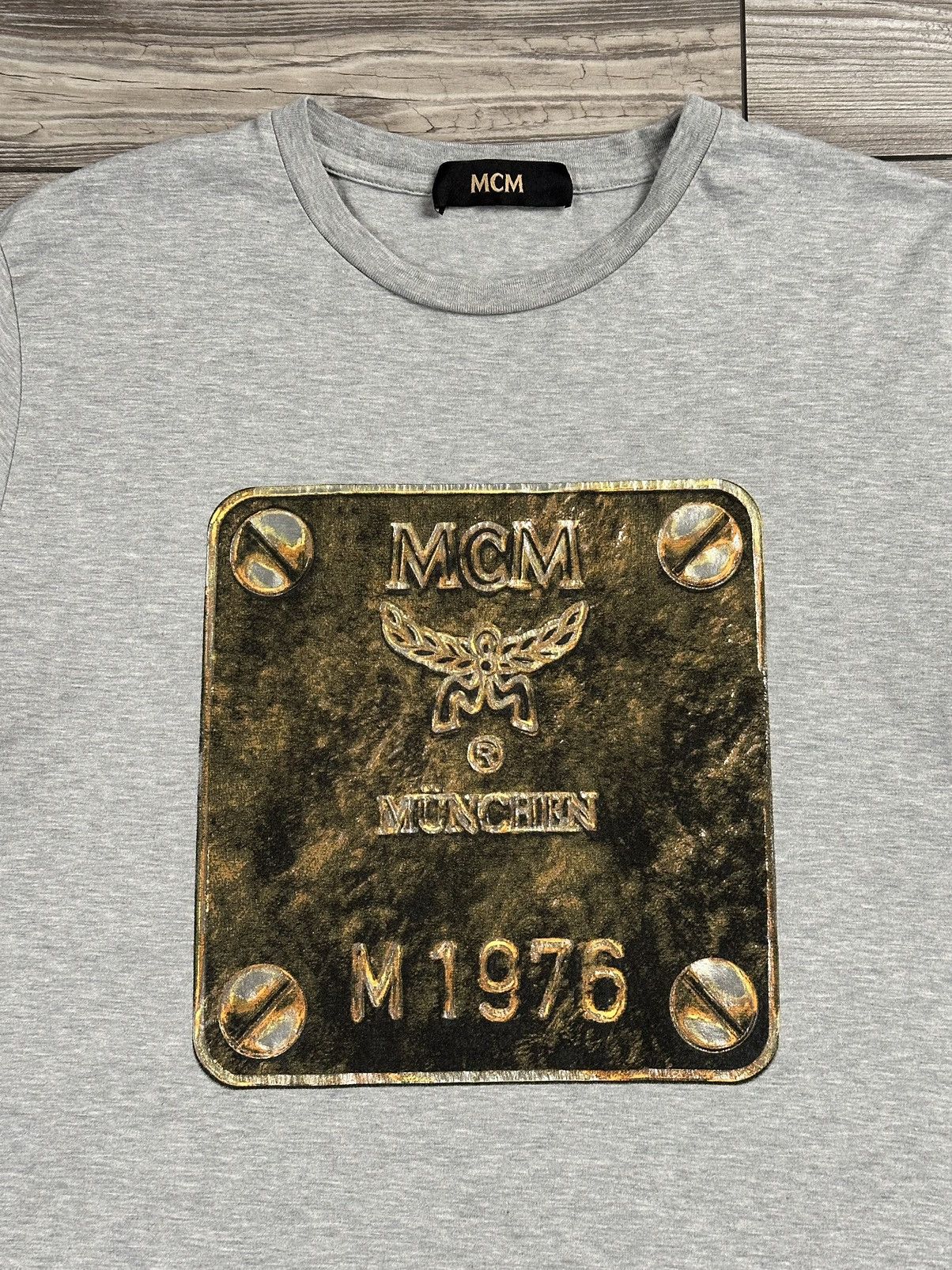 Designer × MCM MCM Brass Plate T Shirt Size US M / EU 48-50 / 2 - 2 Thumbnail