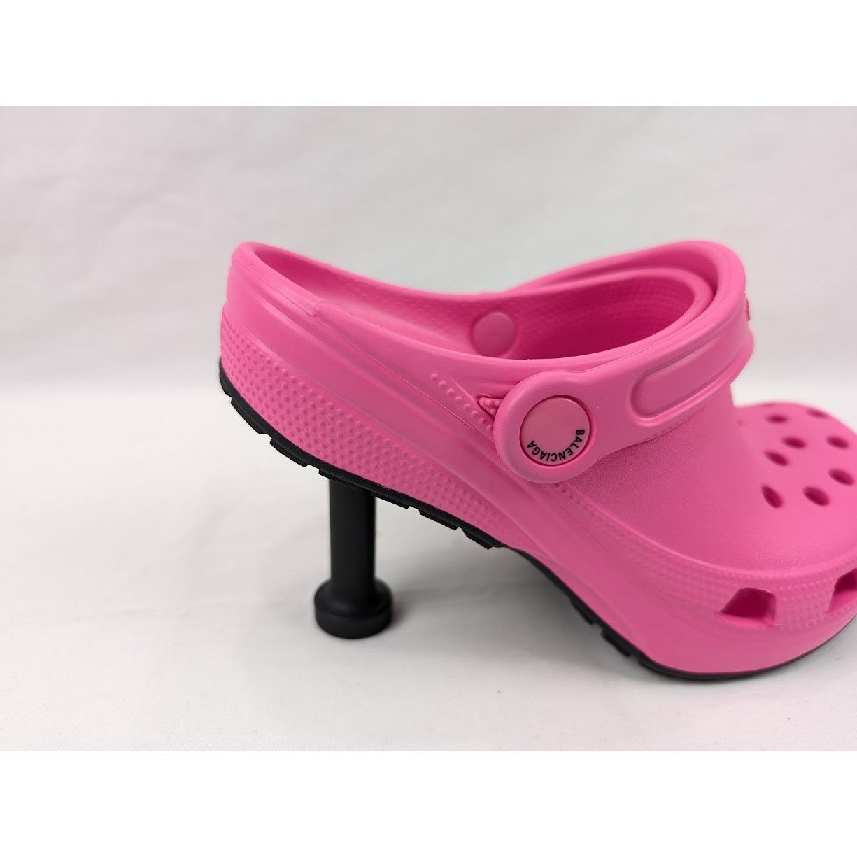 Balenciaga o1rshd1 Rubber Crocs Madame in Electric Pink Size US 6 / IT 36 - 4 Thumbnail