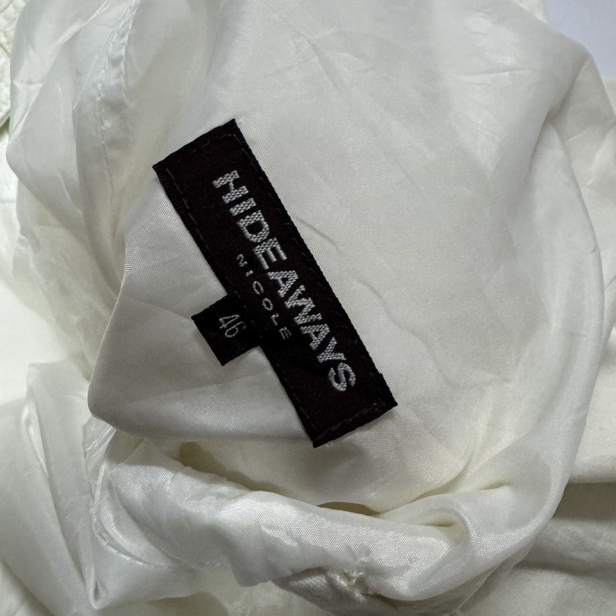 HIDEAWAYS Vtg🔥HIDEAWAYS Bell Bottom Wide White Pants Size US 33 - 16 Thumbnail