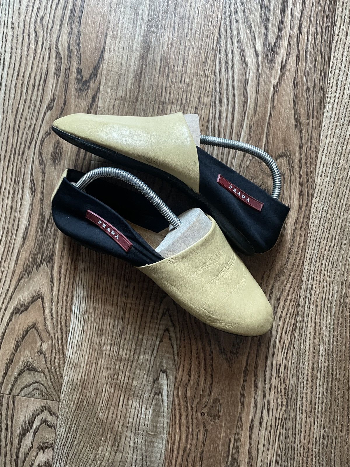 Prada 2000’s Vintage Prada Logo Leather Scrunch Ballet Flats Shoes Size US 7 / IT 37 - 1 Thumbnail