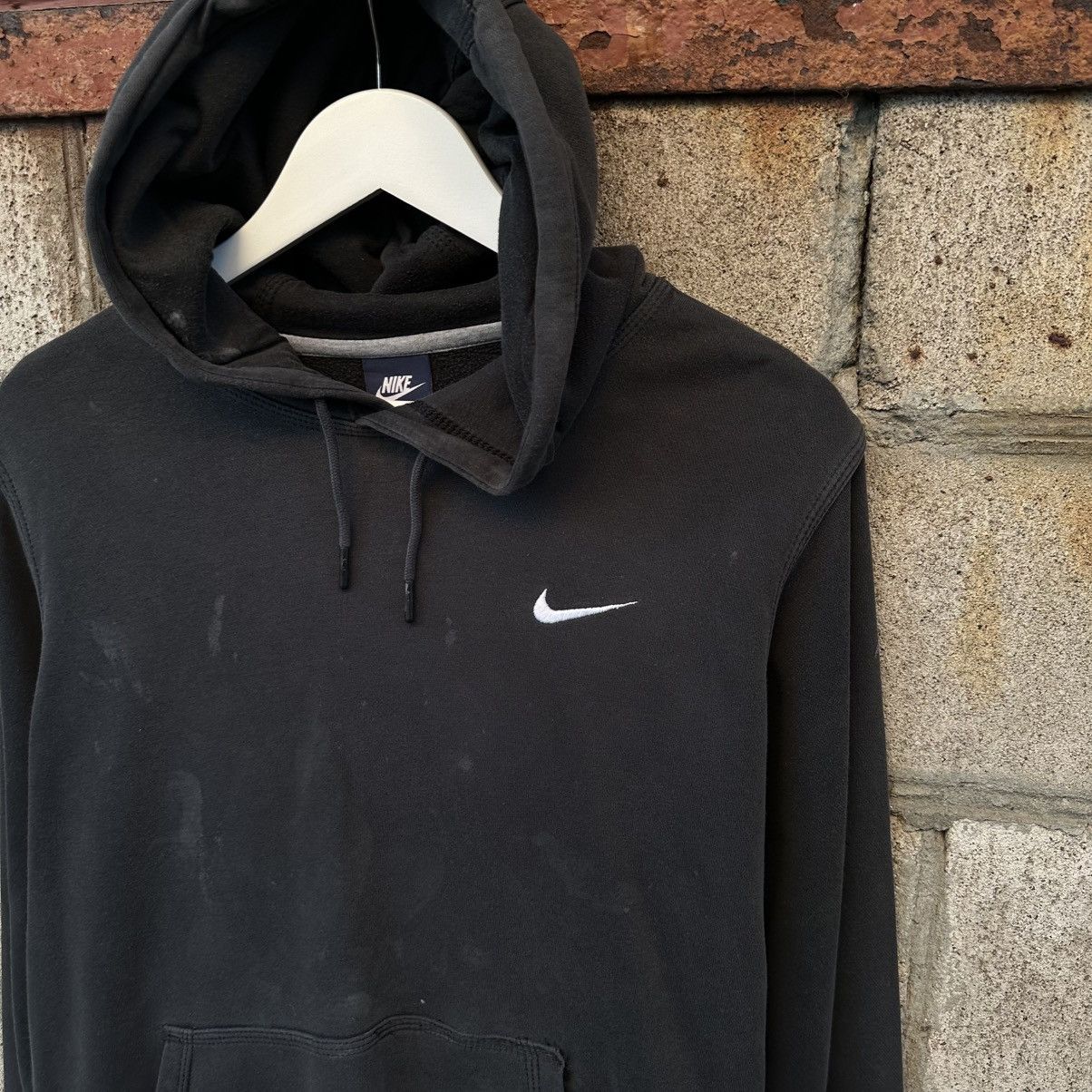 Nike Vintage Nike Hoodie Size M Basic Fit Trashed Y2K 00s USA Size US M / EU 48-50 / 2 - 5 Thumbnail