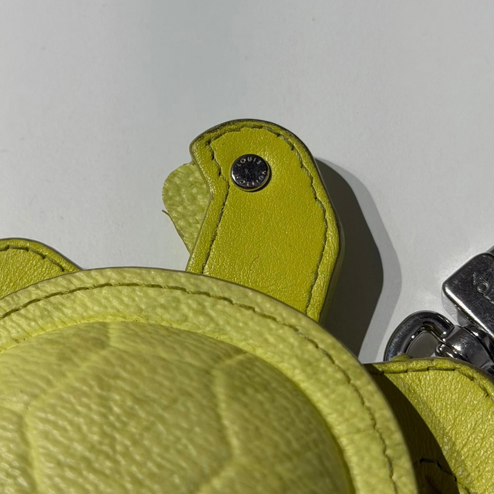 Louis Vuitton Louis Vuitton Leather Turtle Bag Charm Size ONE SIZE - 7 Thumbnail