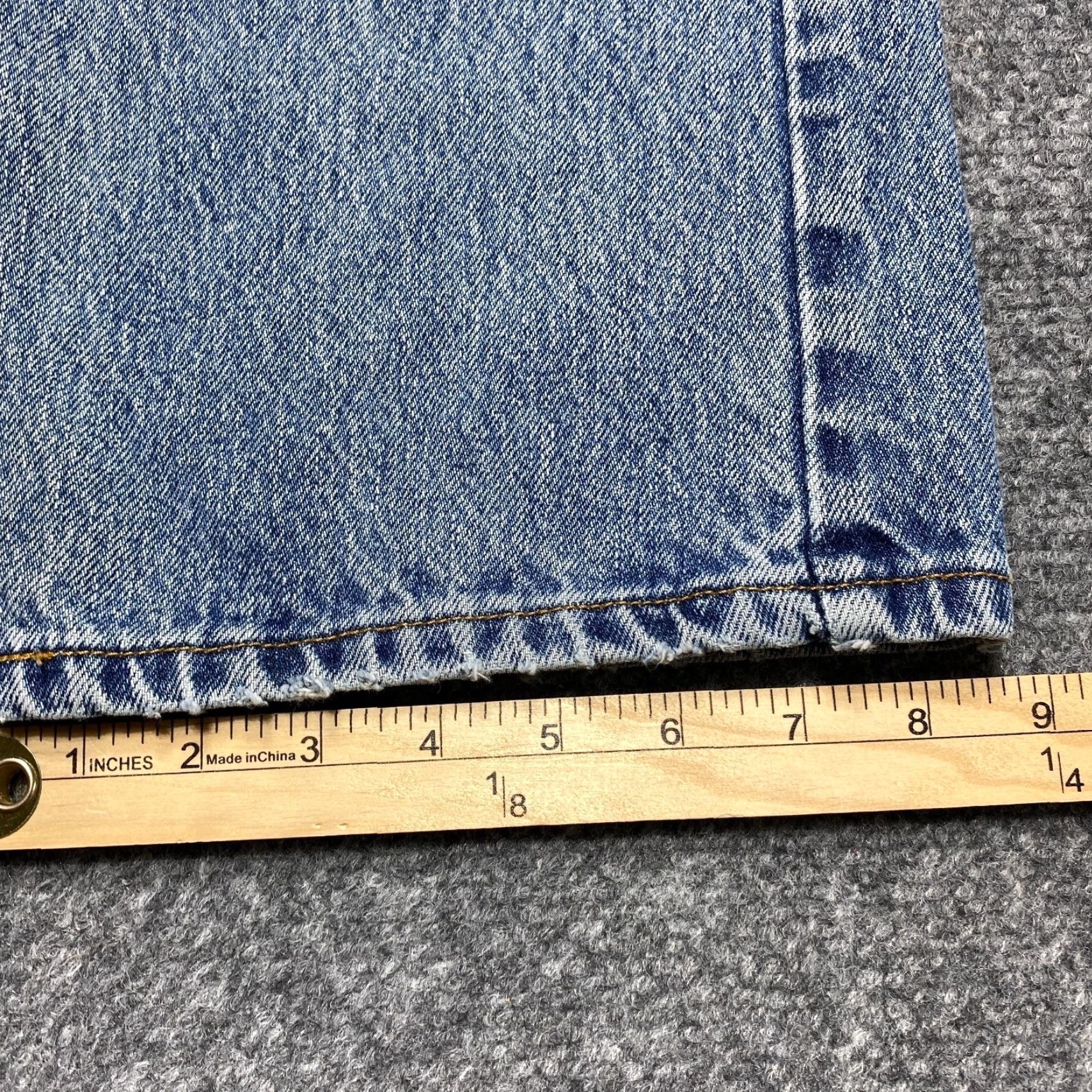 Levi's VINTAGE Levi's 505 Jeans Mens W38 L30 Blue Regular Straight Leg Medium Wash Y2k Size US 38 / EU 54 - 6 Thumbnail