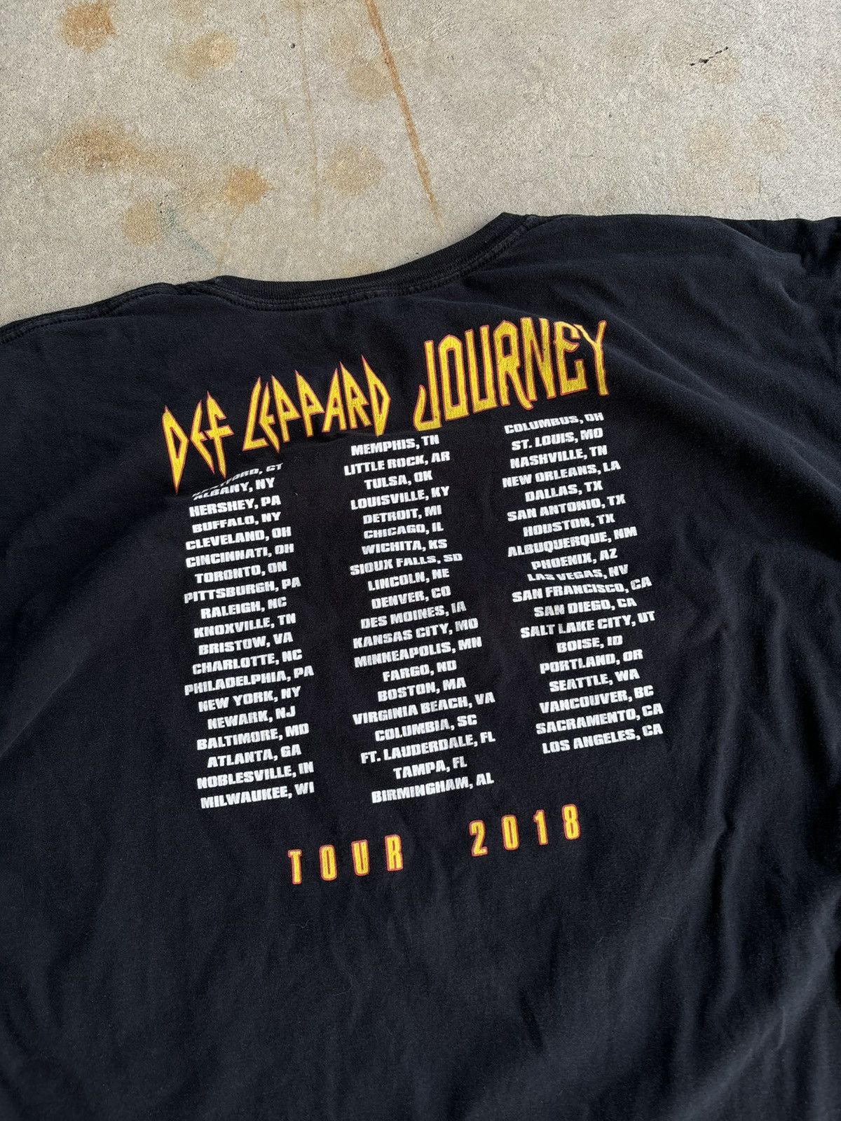 Band Tees × Vintage Crazy Def Leppard Boxy Faded Black 2018 Tour Shirt Size US XXL / EU 58 / 5 - 4 Thumbnail
