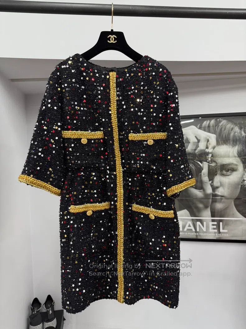 Chanel Chanel 22S heavy industry sequins full of stars black gold Size XS / US 0-2 / IT 36-38 - 1 Thumbnail