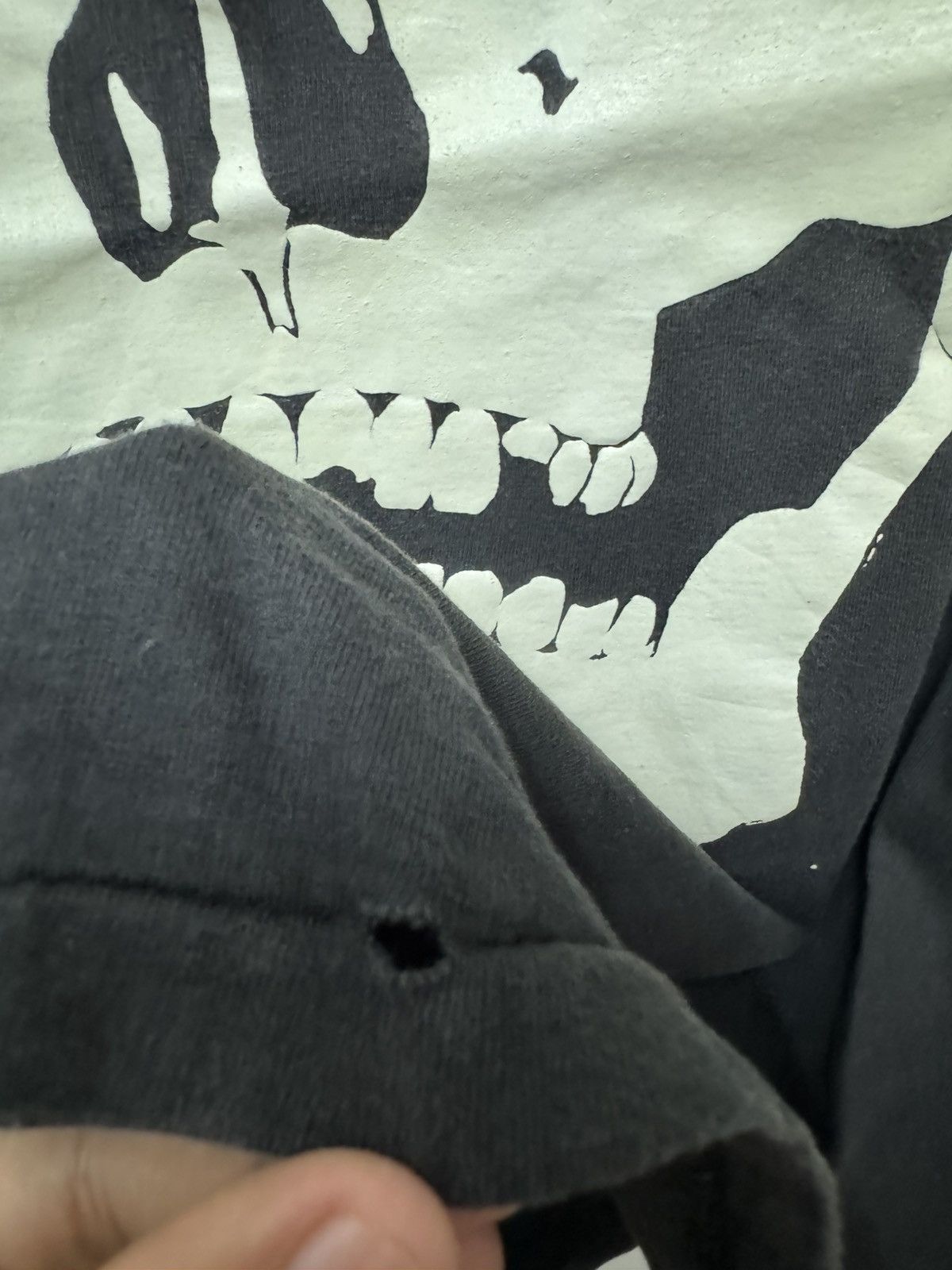 Vintage Vintage Skull Glow In The Dark Battle My Bones T shirt Size US M / EU 48-50 / 2 - 6 Thumbnail