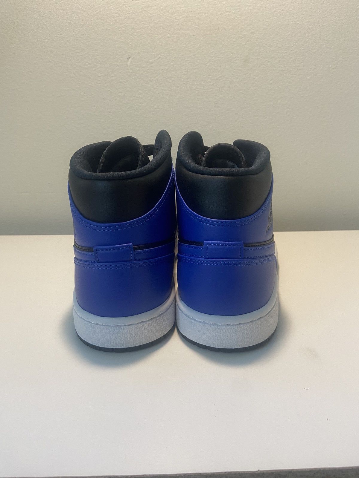 Jordan Brand Jordan 1 Mid Hyper Royal Size US 9 / EU 42 - 2 Thumbnail