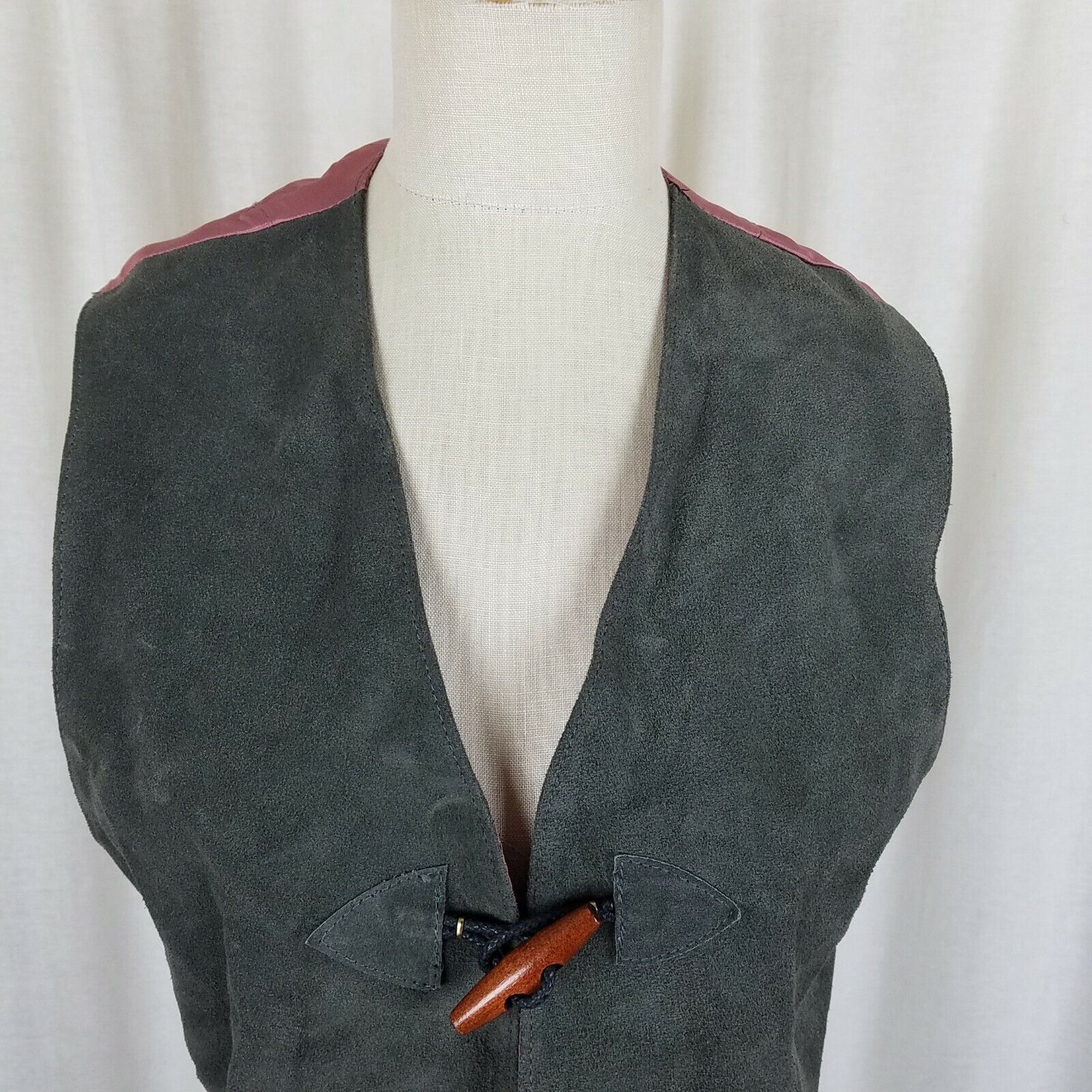 Jordache Vintage Jordache Leather Wood Toggle Vest Womens M Waistcoat Size M / US 6-8 / IT 42-44 - 2 Thumbnail