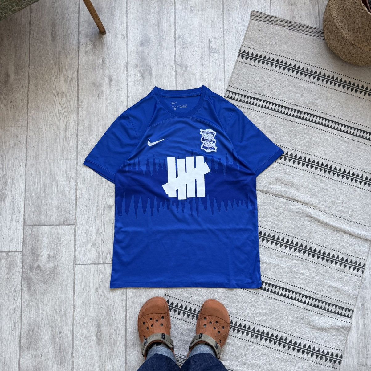 Nike × Undefeated ⚽️ Blockore Nike Underfed jersey Birmingham City FC England Size US L / EU 52-54 / 3 - 1 Thumbnail