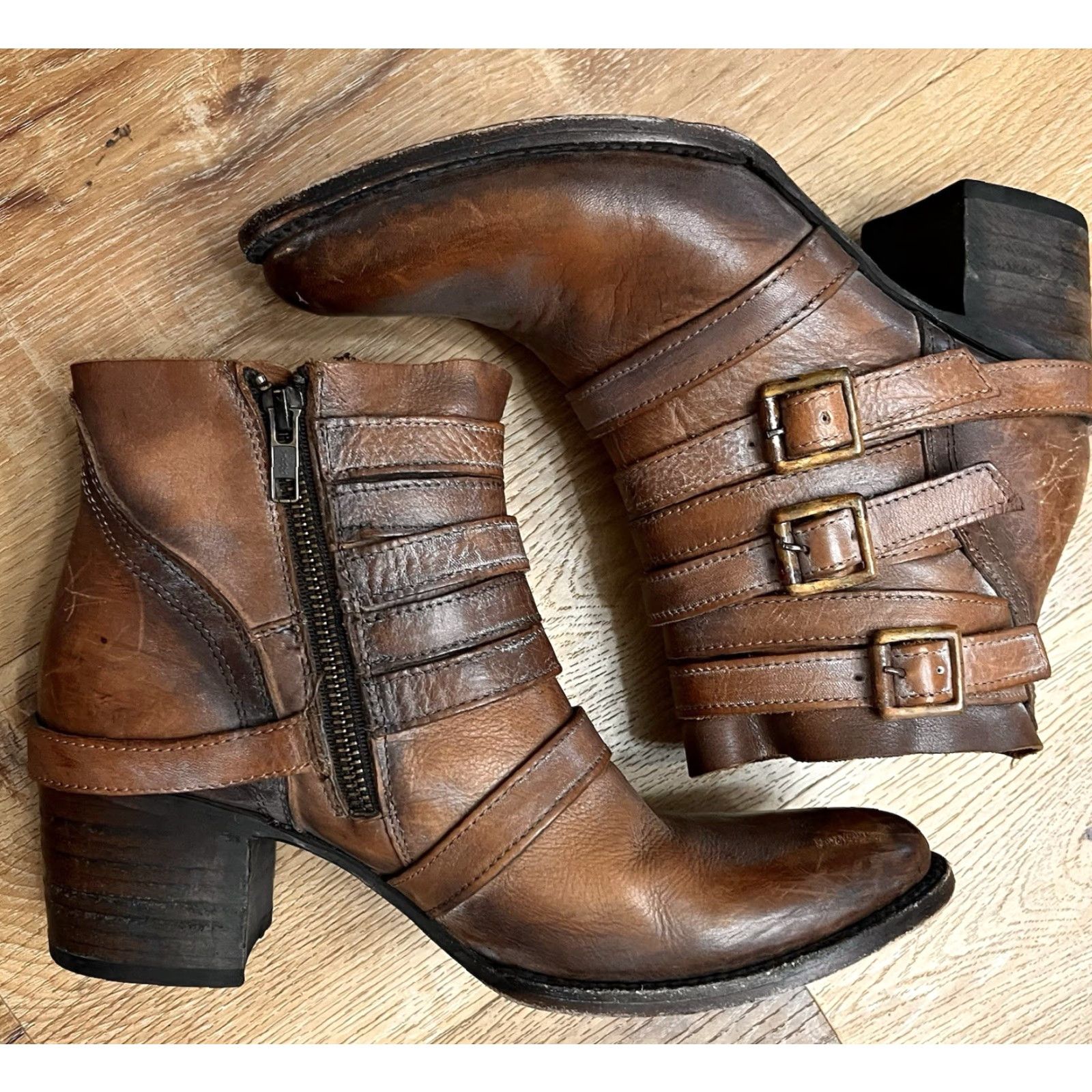 FREEBIRD **Bohemian Freebird Santo Women's Brown Leather Ankle Boot Size 9** User: **Brown Freebird Santo Women's Bohemian Leather Ankle Boot Size 9** Size US 9 / IT 39 - 3 Thumbnail