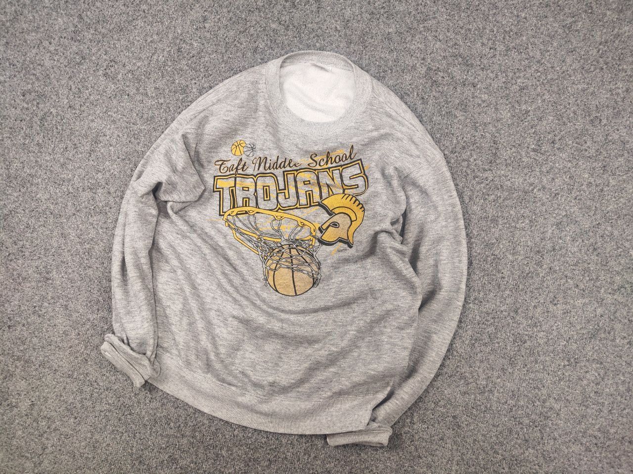 Vintage Vintage 90' Taft Middle School TROJANS basketball Sweatshirt Size US L / EU 52-54 / 3 - 3 Thumbnail