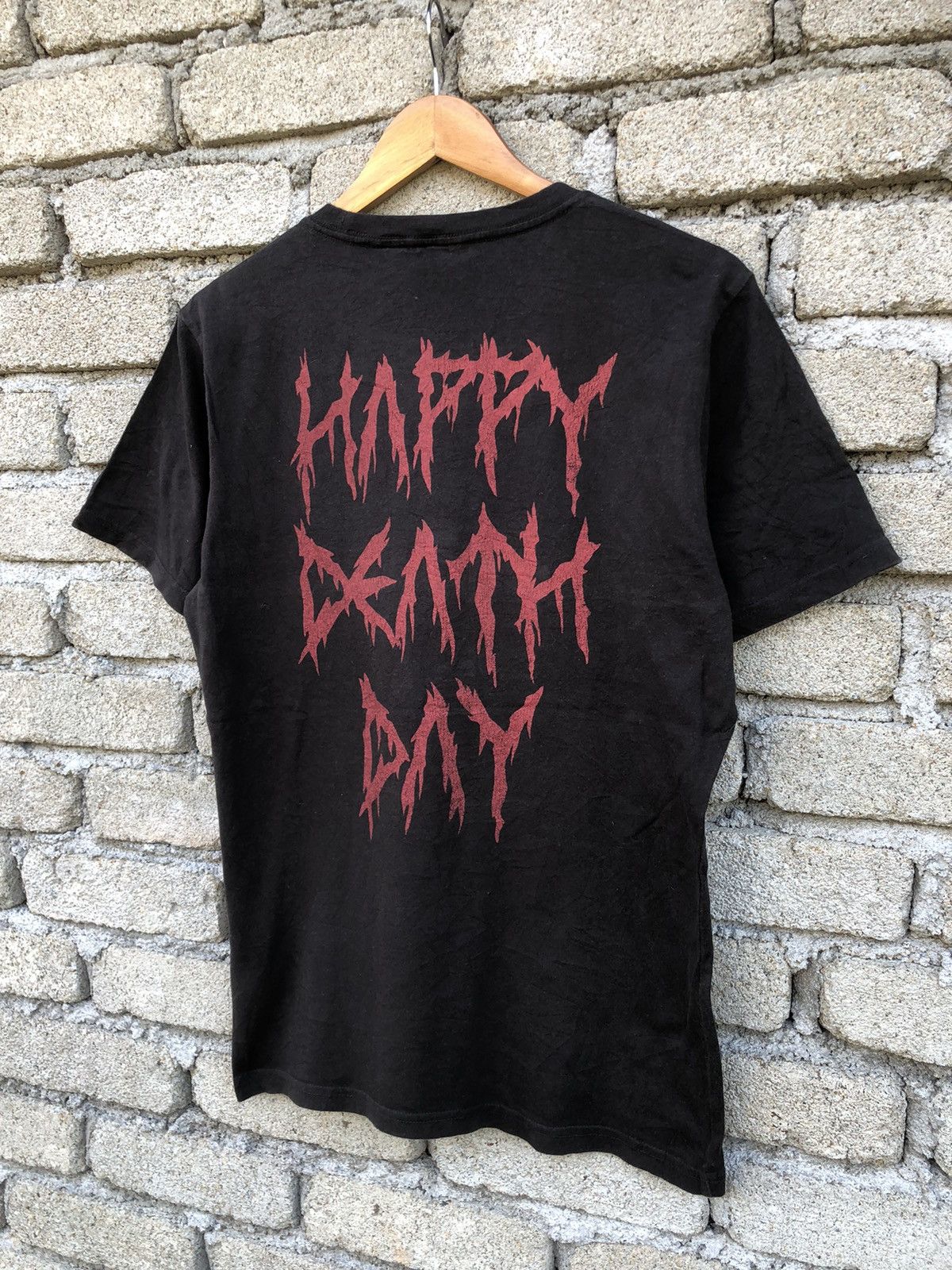 Vintage Vintage Horror Movie Happy Death Day Tshirt Size US M / EU 48-50 / 2 - 10 Thumbnail
