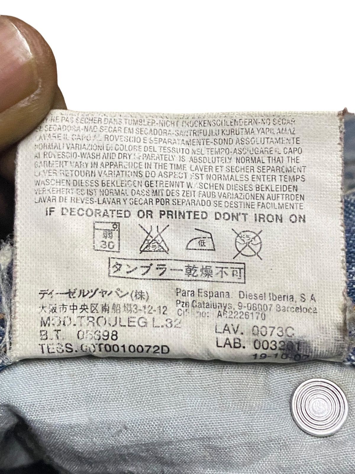 Diesel Black Gold Vintage Diesel Italy Brand Streetwear Faded Wash Loose Jeans Size US 30 / EU 46 - 18 Thumbnail