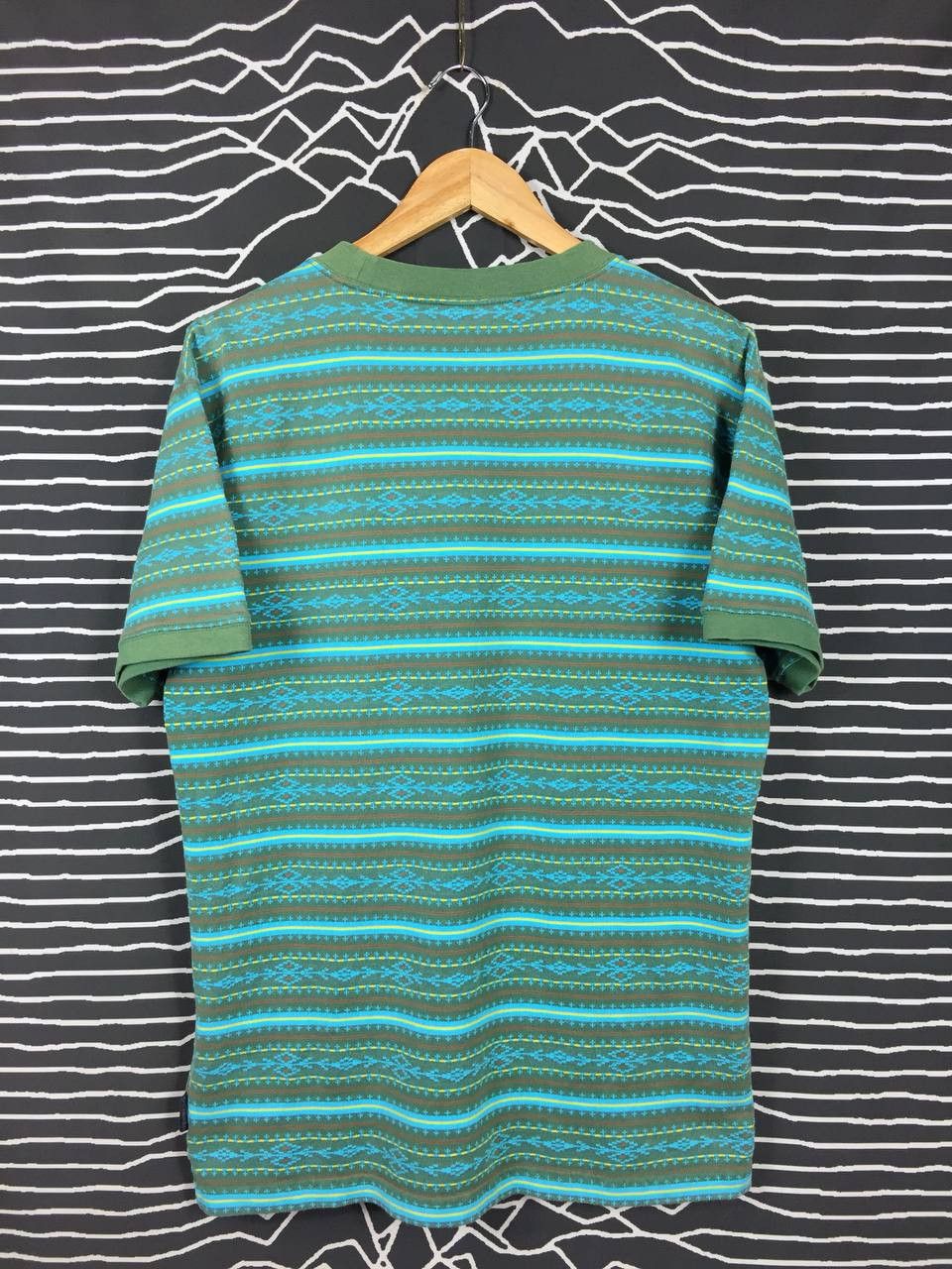 Columbia × Vintage Columbia Sportswear Company Navajo Native Style Tee Size US XL / EU 56 / 4 - 4 Thumbnail
