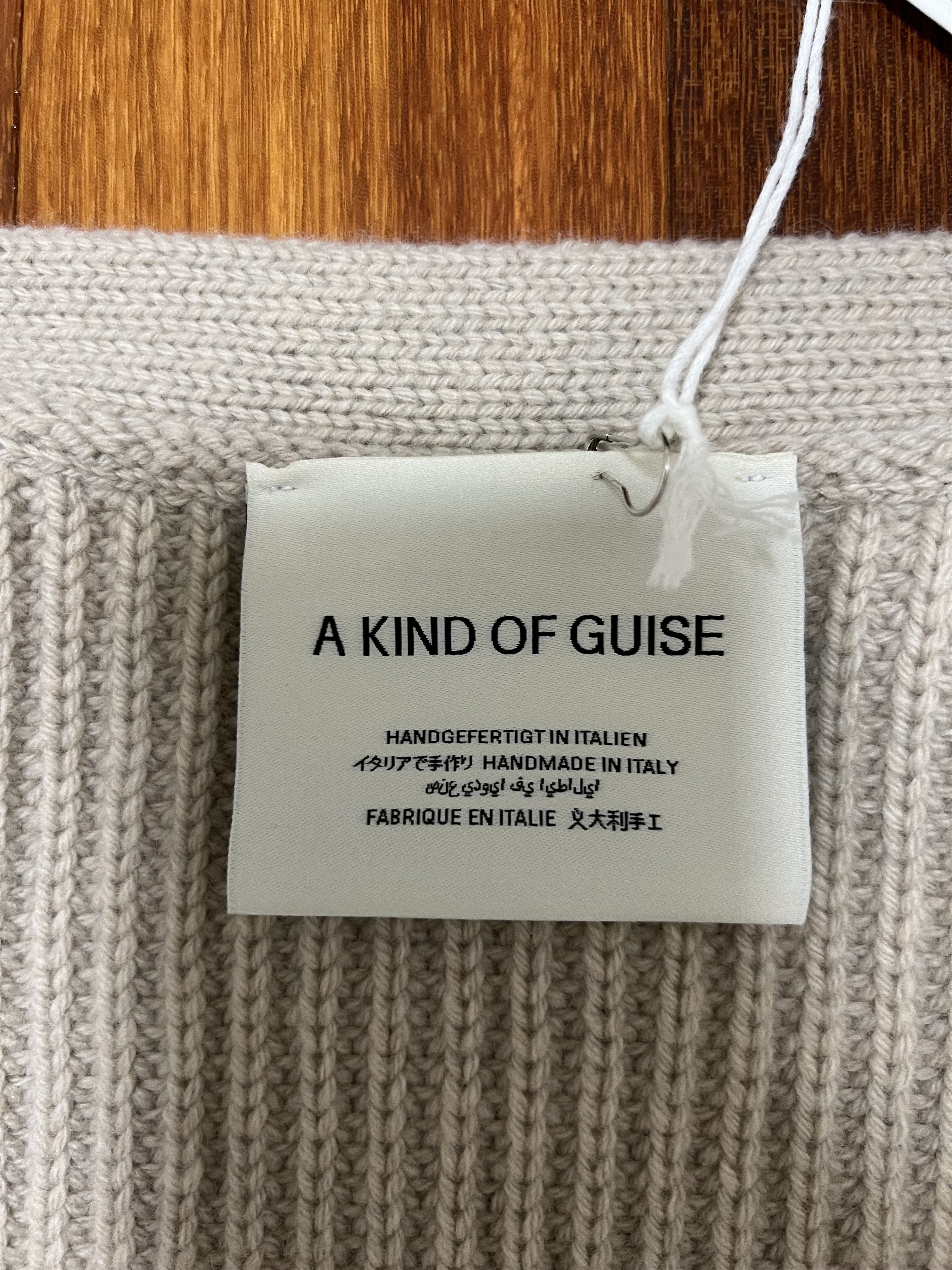 A Kind Of Guise 💚 AW23 A Kind Of Guise Candido Cardigan Natural Melange NEW Size US L / EU 52-54 / 3 - 6 Thumbnail