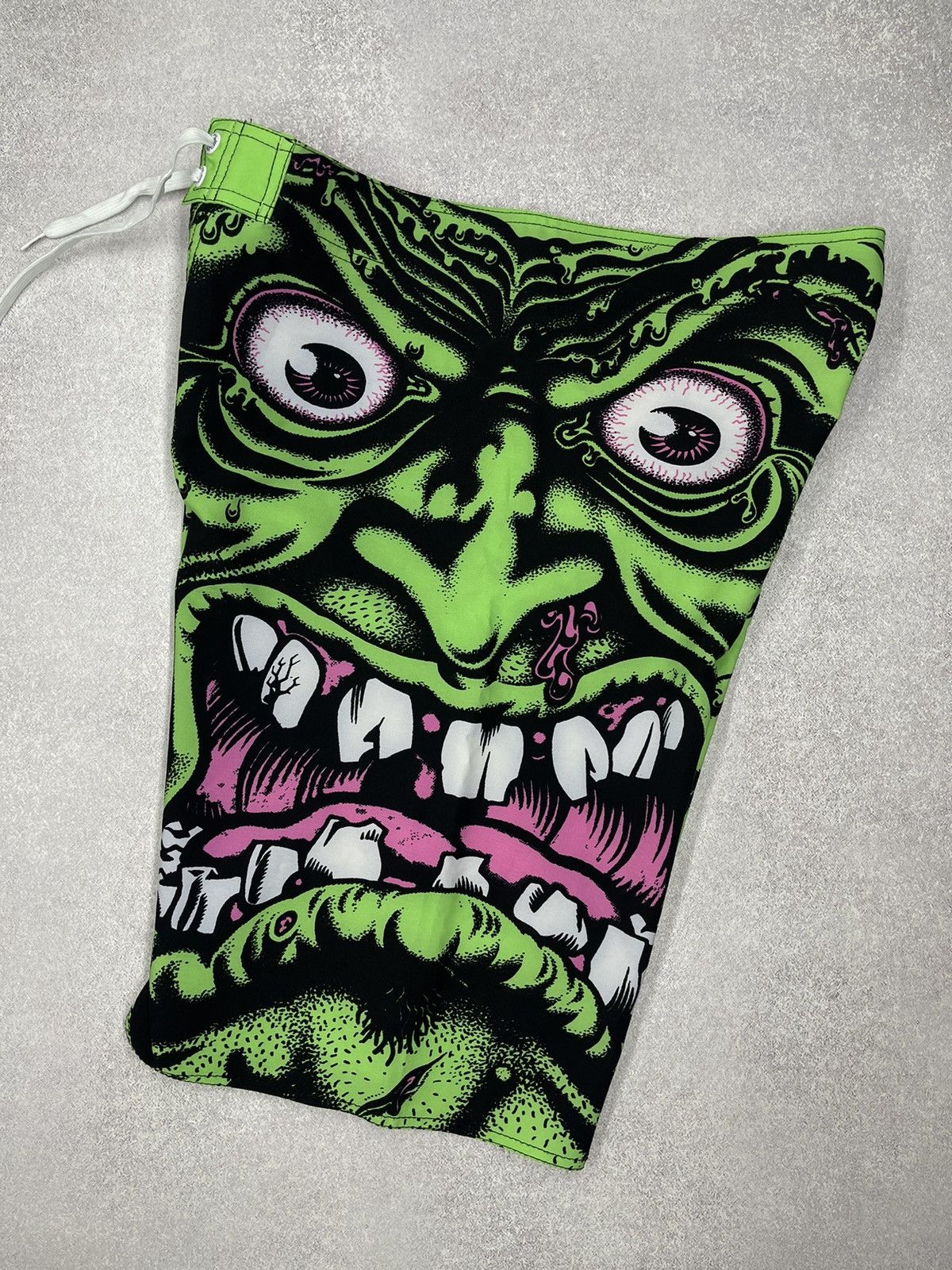 Santa Cruz Skateboards Vintage Santa Cruz Skateboarding Shorts Full Print Big Logo Size US 36 / EU 52 - 4 Thumbnail