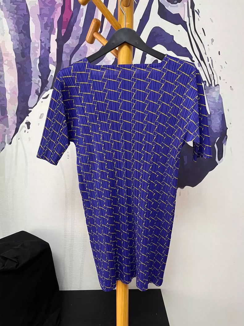 Issey Miyake Issey Miyake size:3 Blue-purple pleated short-sleeved shir Size S / US 4 / IT 40 - 2 Thumbnail