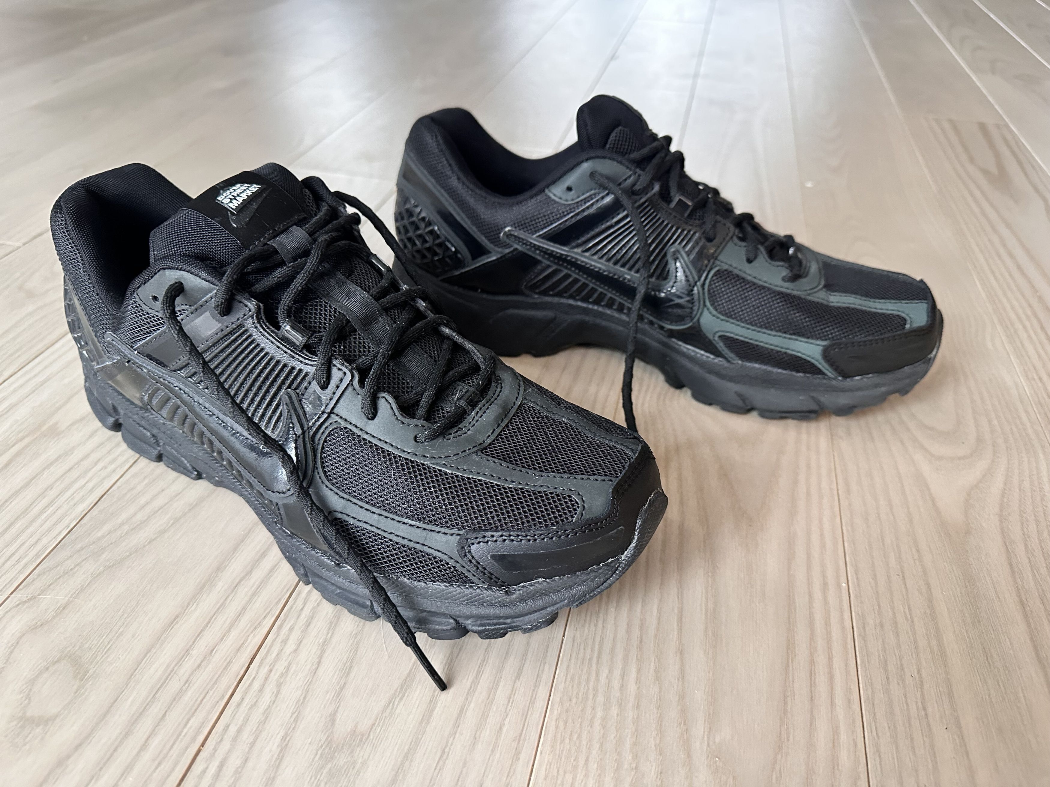 Nike DSM x NIKE ZOOM VOMERO 5 Dover Street Market Size US 10.5 / EU 43-44 - 3 Thumbnail