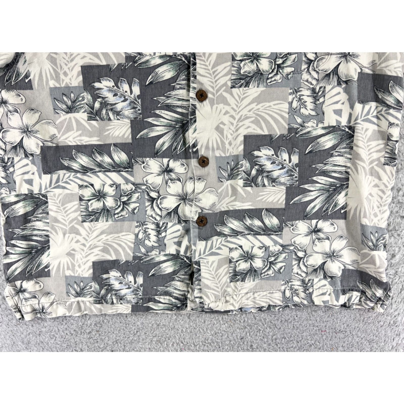 Tommy Bahama Tommy Bahama Shirt Men Small Gray Floral Silk Button-Up Short Sleeve Vacation Aloha Beach Resort - Mens Size US S / EU 44-46 / 1 - 5 Thumbnail
