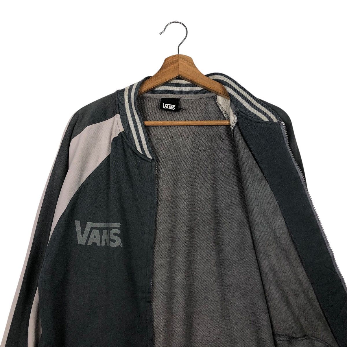 Japanese Brand 📌Rich Grey Vintage Zipper Sweater Vans Skeleton Design Size US M / EU 48-50 / 2 - 13 Thumbnail