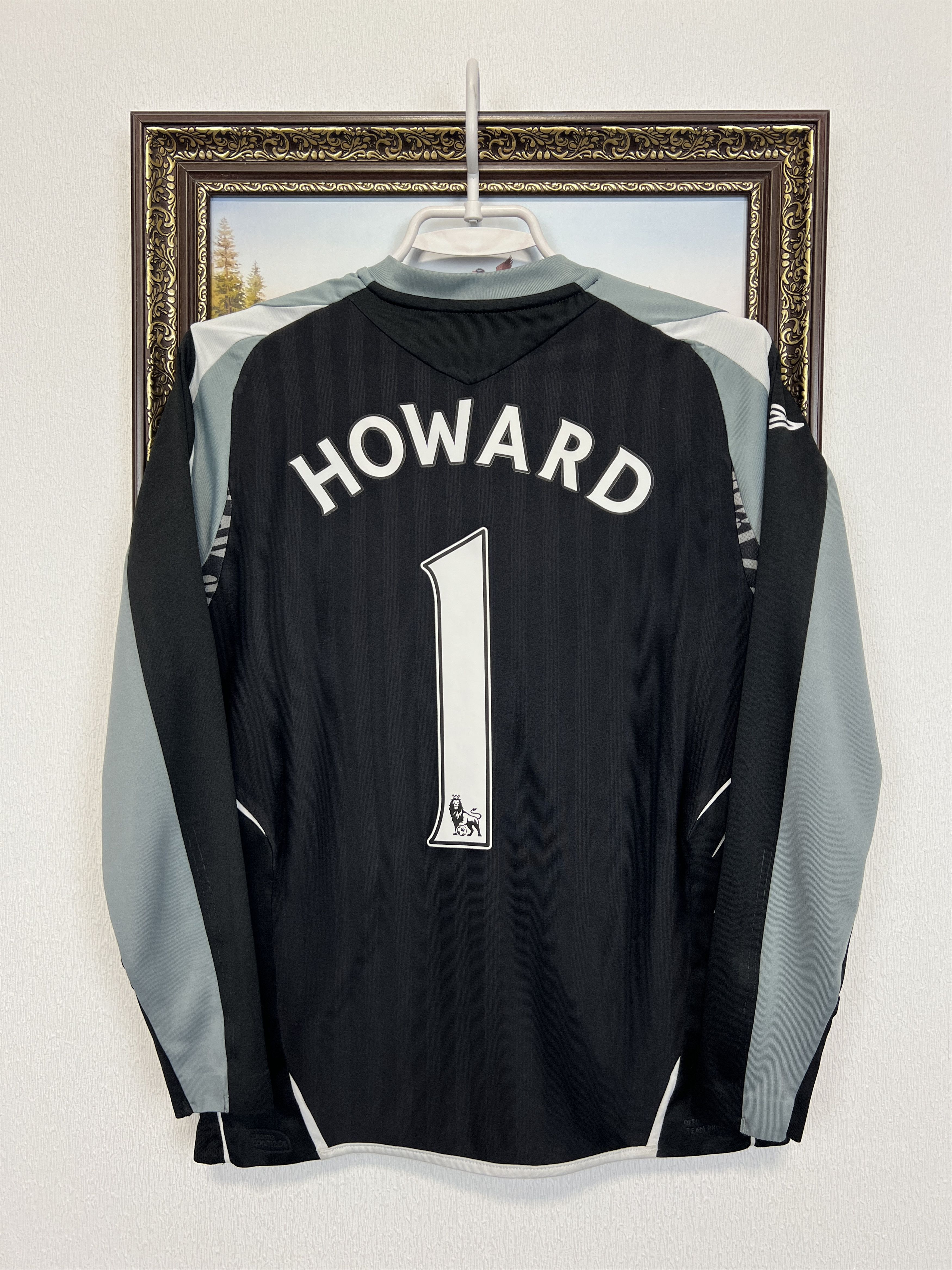 Umbro Everton Goalkeeper football shirt Jersey Howard Size Boys L Size US XXS / EU 40 - 1 Thumbnail