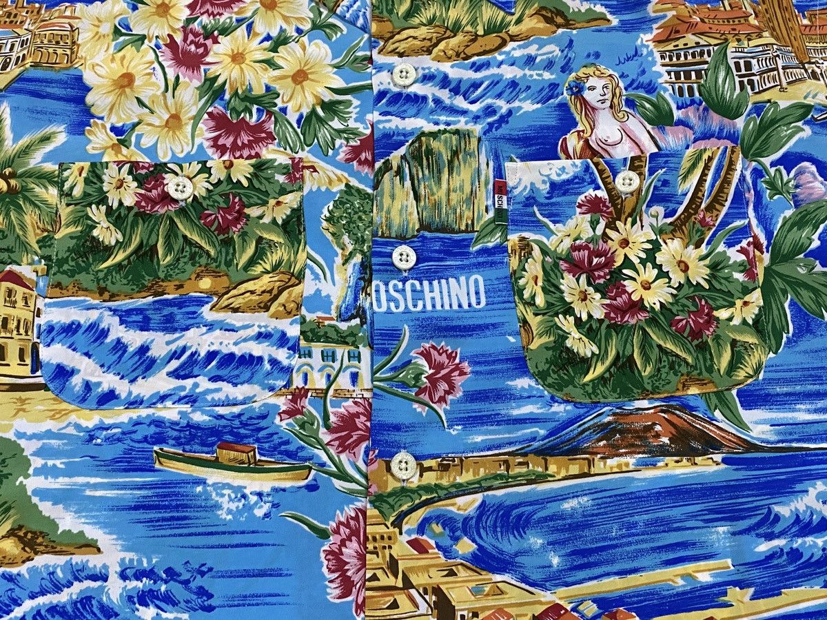 Moschino Rare‼️Moschino Hawaiian Shirt Button Ups Size US L / EU 52-54 / 3 - 15 Thumbnail