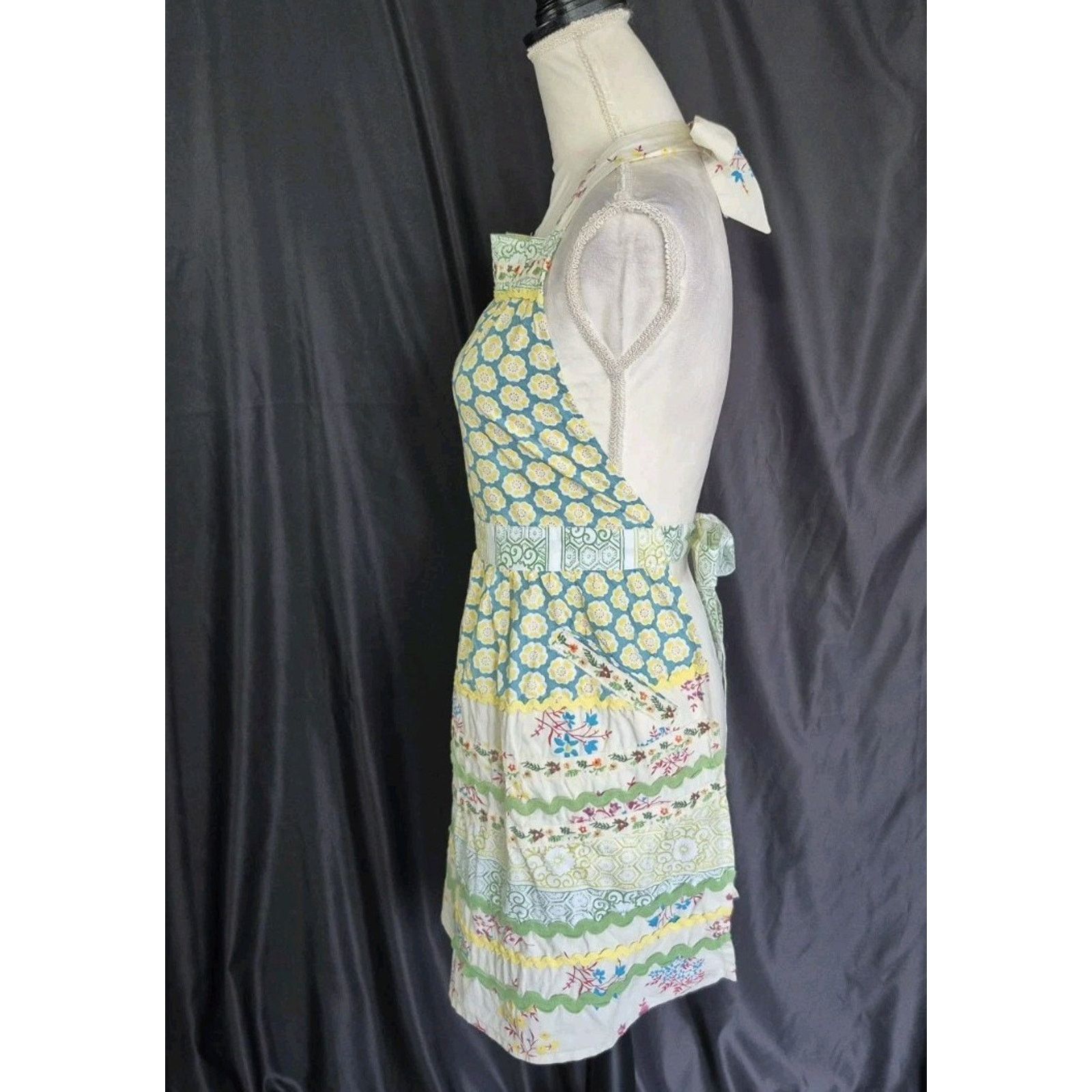 Anthropologie Anthropologie Halter Apron Cotton Front Pockets Tie Neck Size ONE SIZE - 6 Thumbnail