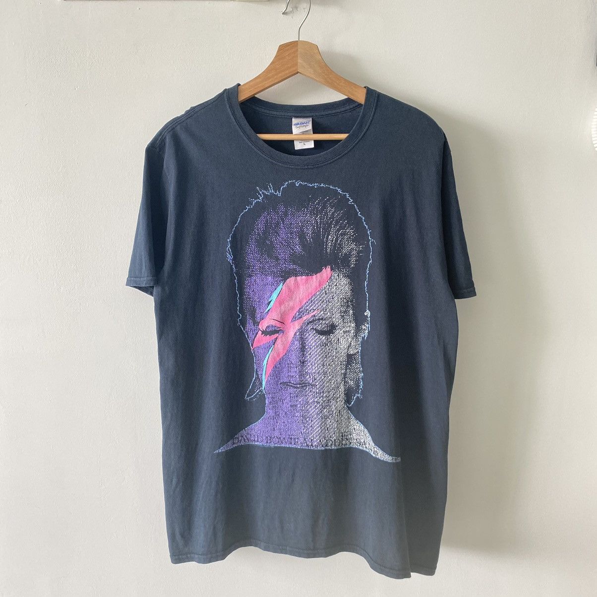 Band Tees Thrashed Vintage Faded David Bowie Aladdin ERD GRUNGE TEE Size US L / EU 52-54 / 3 - 1 Thumbnail