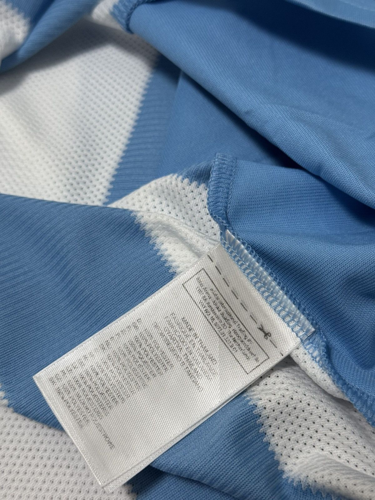 Vintage Adidas Argentina Lionel Messi #10 2010/2011 Soccer Jersey Size US M / EU 48-50 / 2 - 11 Thumbnail