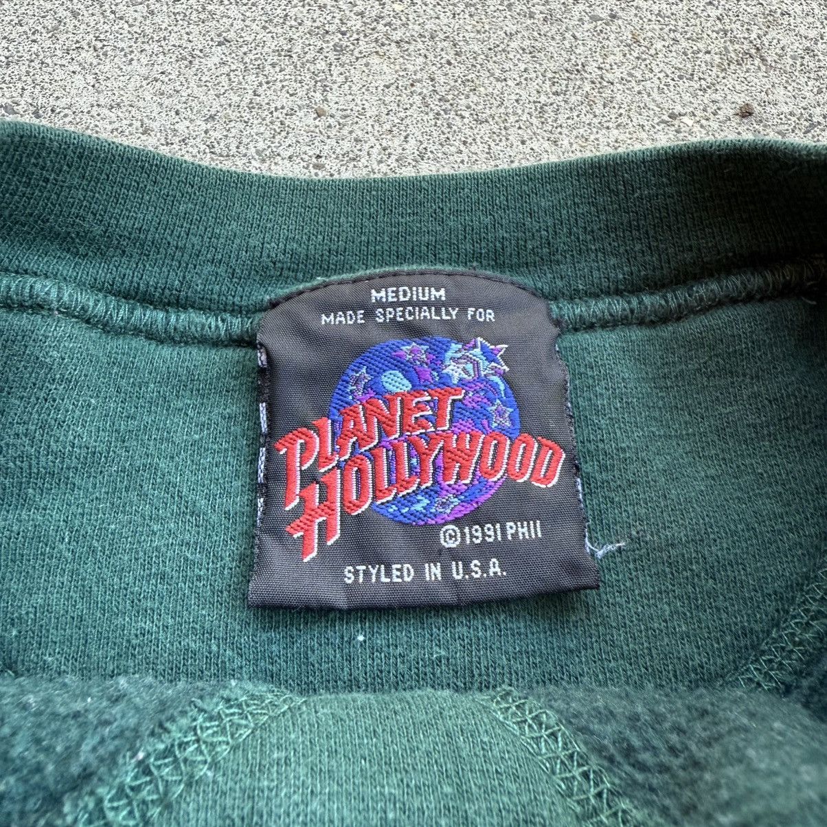Planet Hollywood Vintage Planet Hollywood Disneyland Resort Green Crewneck Size US M / EU 48-50 / 2 - 6 Thumbnail