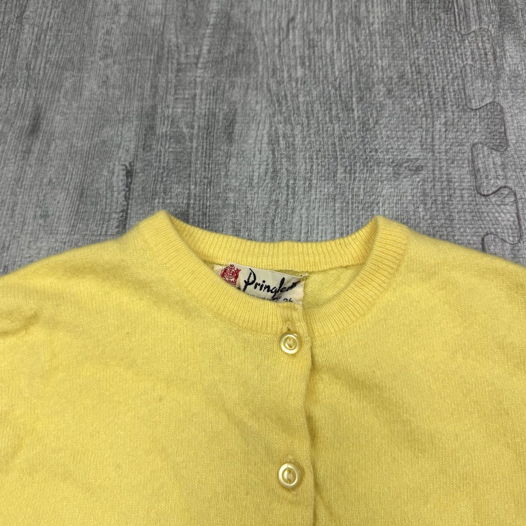 Pringle Of Scotland VINTAGE Pringle of Scotland 100% Cashmere Cardigan Women Size 36 Yellow Classic Retro Size XS / US 0-2 / IT 36-38 - 2 Thumbnail