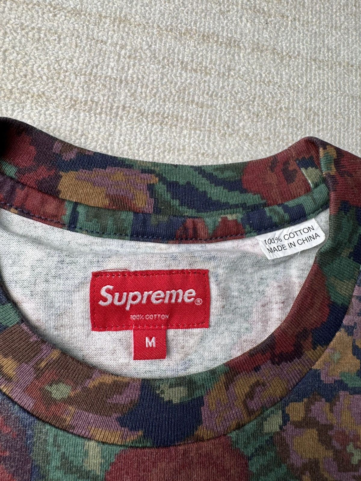 Supreme Small logo floral tee Size US M / EU 48-50 / 2 - 4 Thumbnail