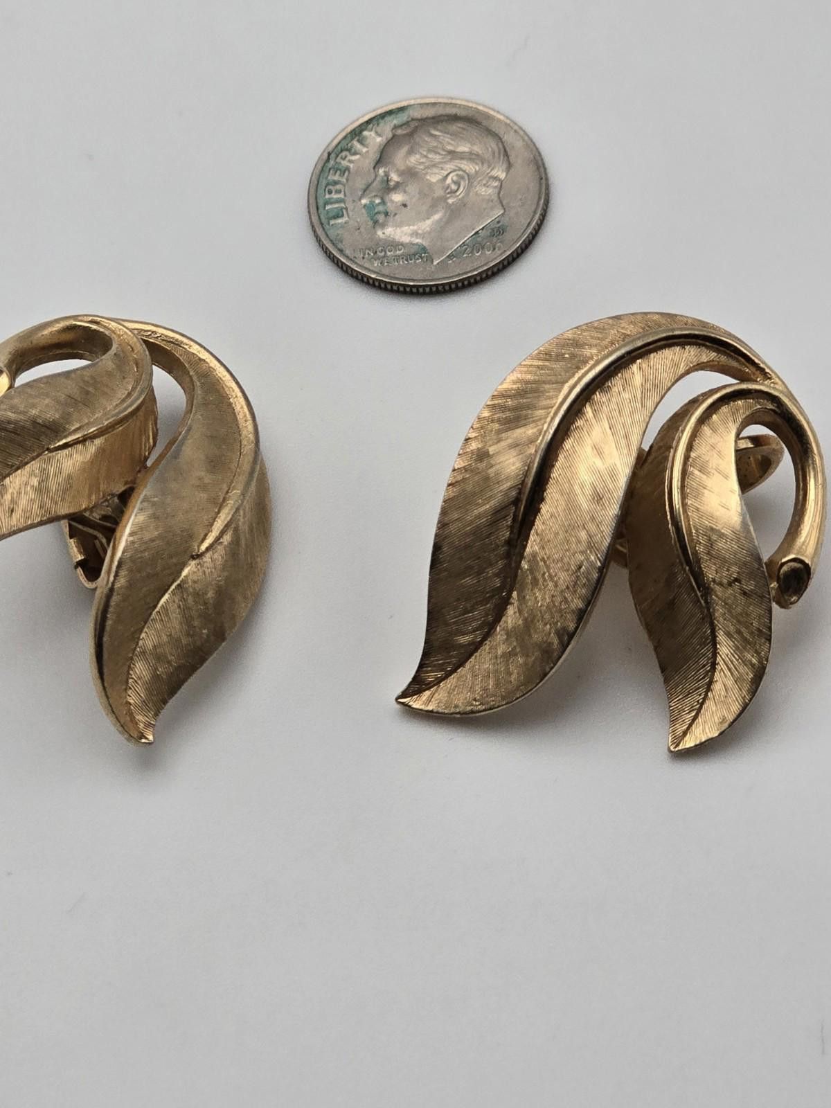 Other 90 Yr Old Antique Designer CROWN TRIFARI Art Deco Gold Tone Size ONE SIZE - 1 Thumbnail