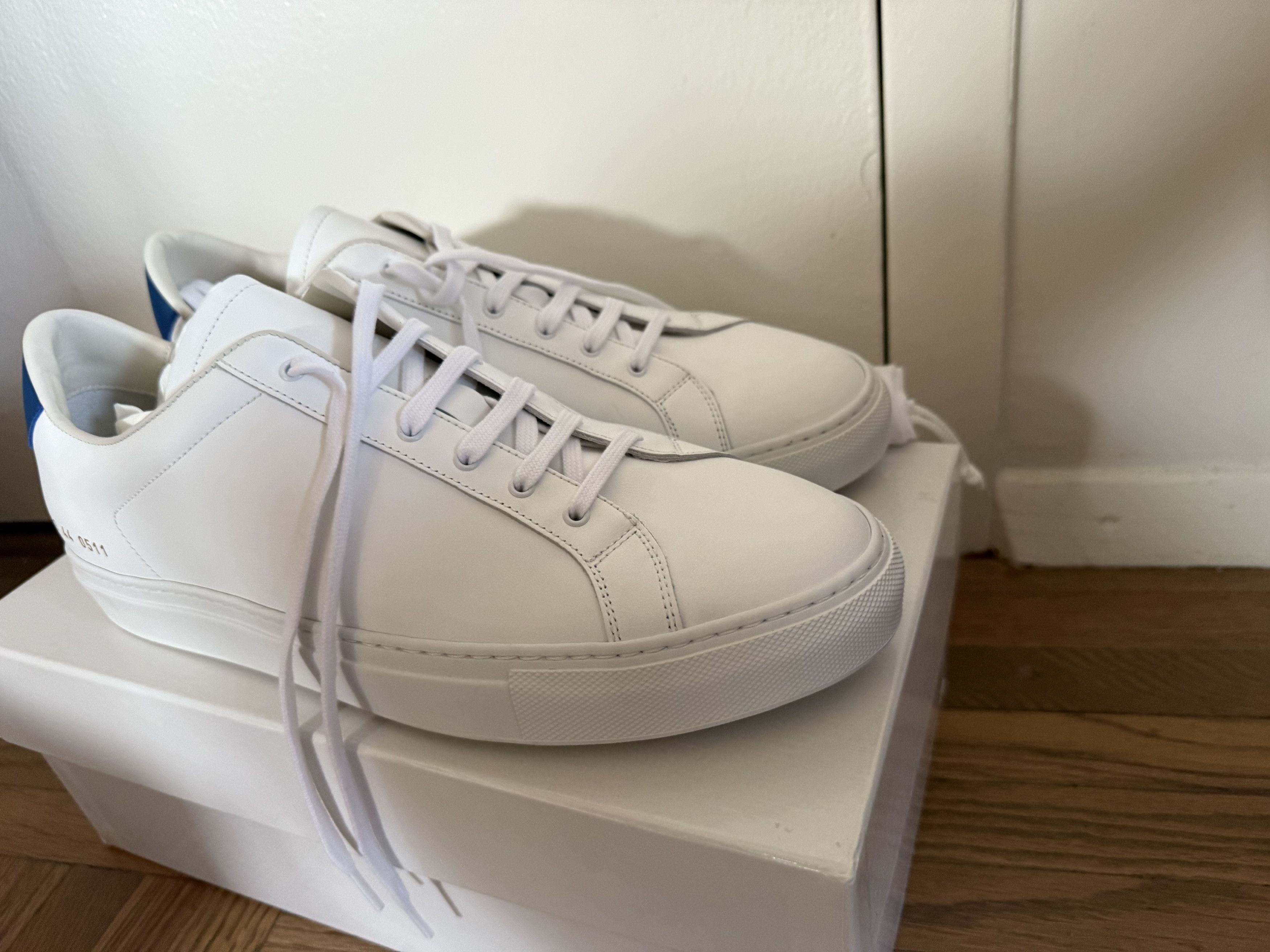 Common Projects Common Project Achilles white retro blue lows leather Size US 11 / EU 44 - 4 Thumbnail