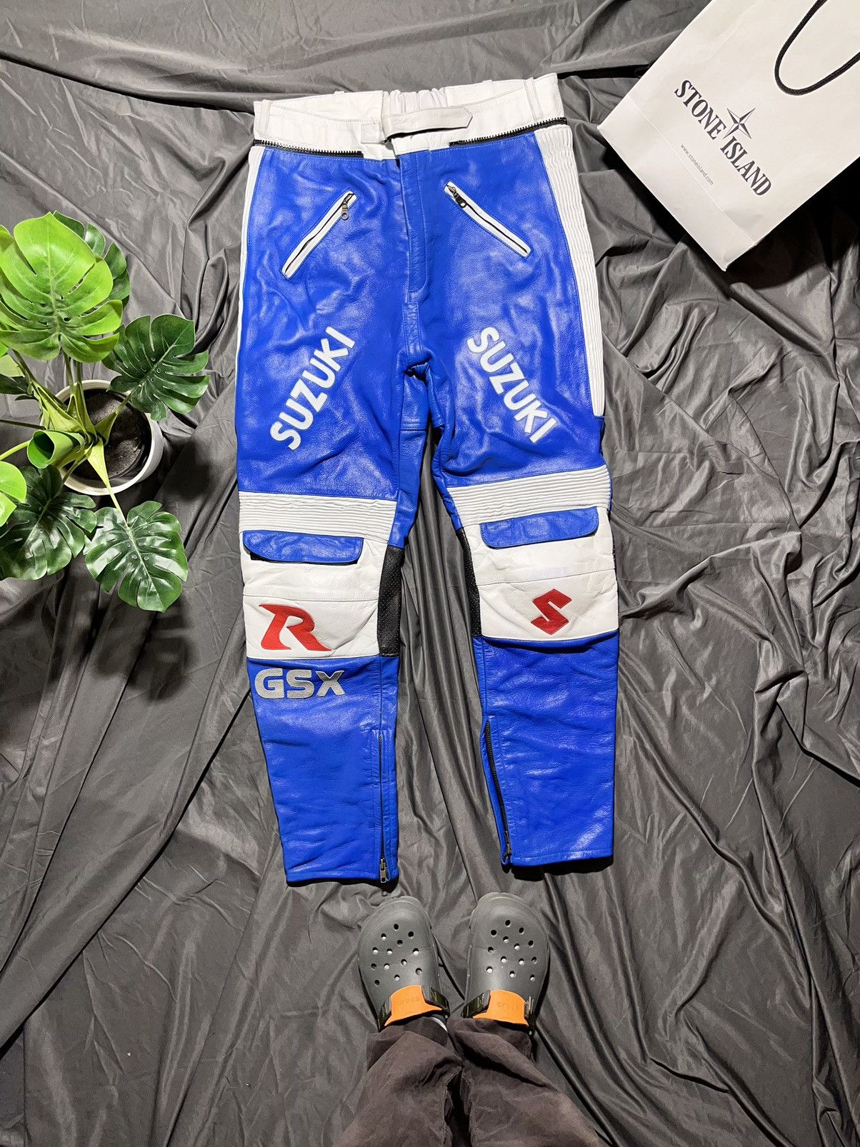 Japanese Brand Vintage Suzuki racing MOTO suit big multi Logo real leather Size US XL / EU 56 / 4 - 8 Thumbnail