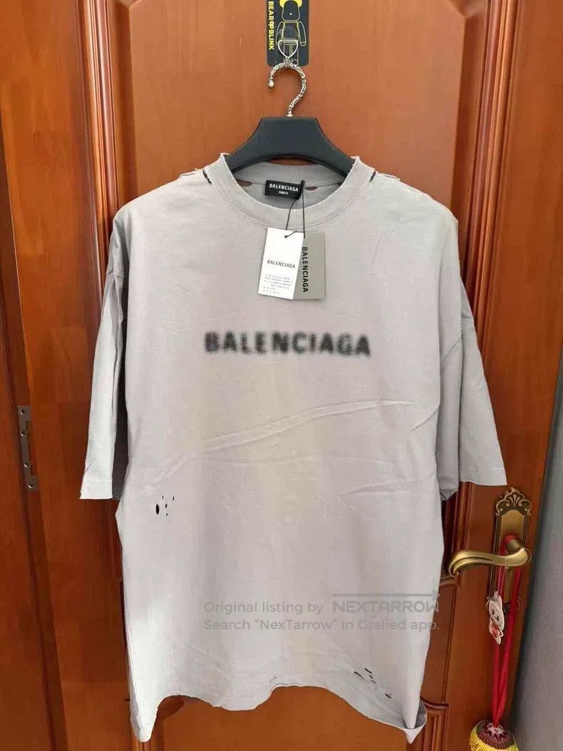 Balenciaga Balenciaga Gray Destroyed Print Short Sleeve T-Shirt Size US XXS / EU 40 - 1 Thumbnail