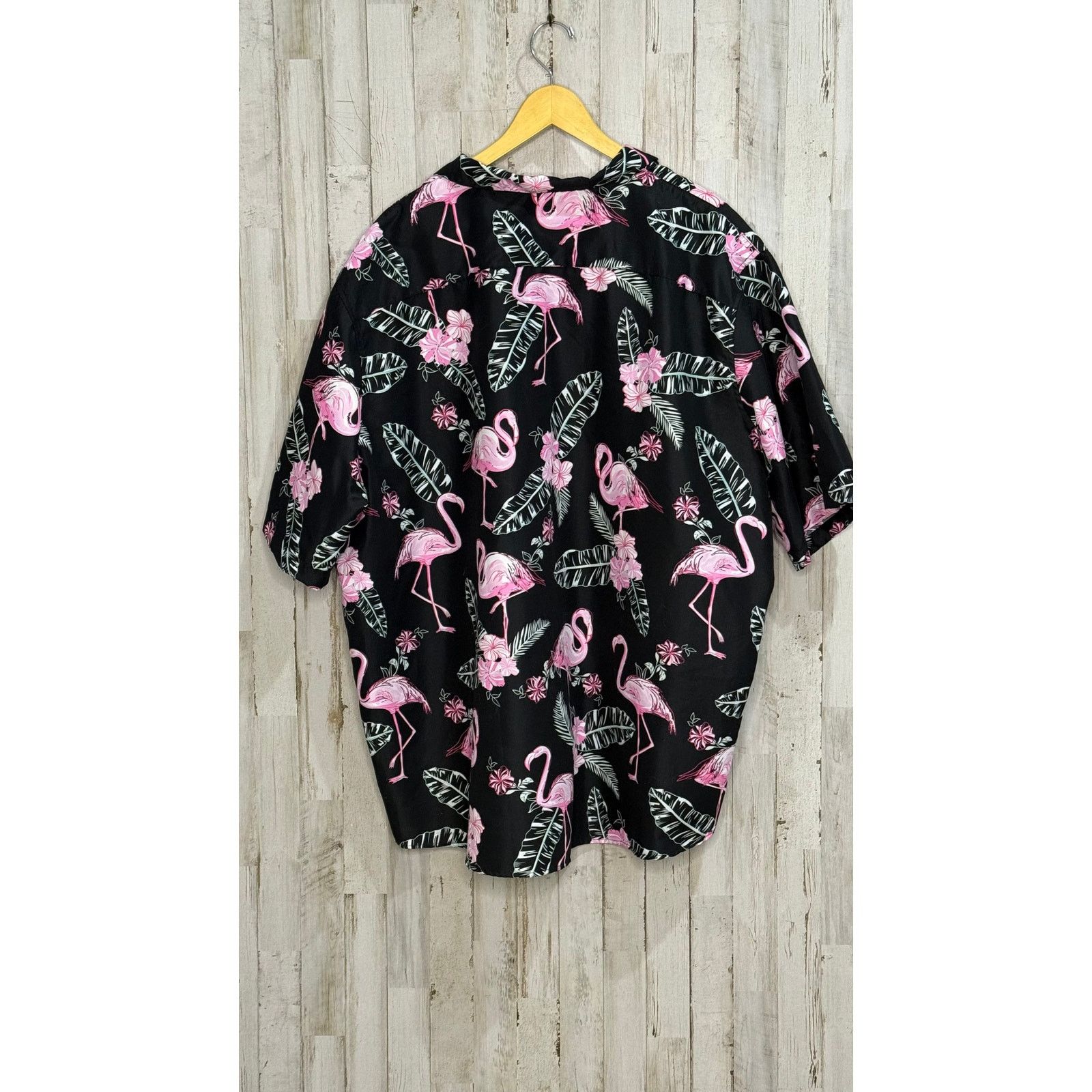 The Unbranded Brand Men's 4XL Flamingo Love Hawaiian Shirt Black Short Sleeve Size US XXL / EU 58 / 5 - 2 Thumbnail
