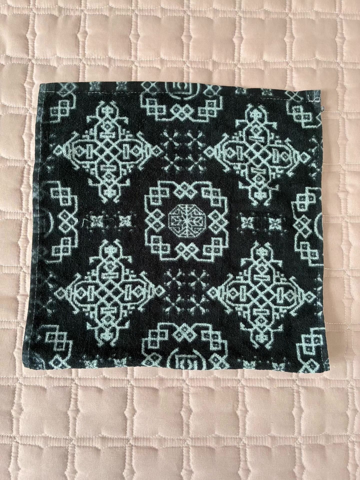 CLOT CLOT Edison Chen Early Black Silk Dragon Pattern Towel Size ONE SIZE - 1 Thumbnail