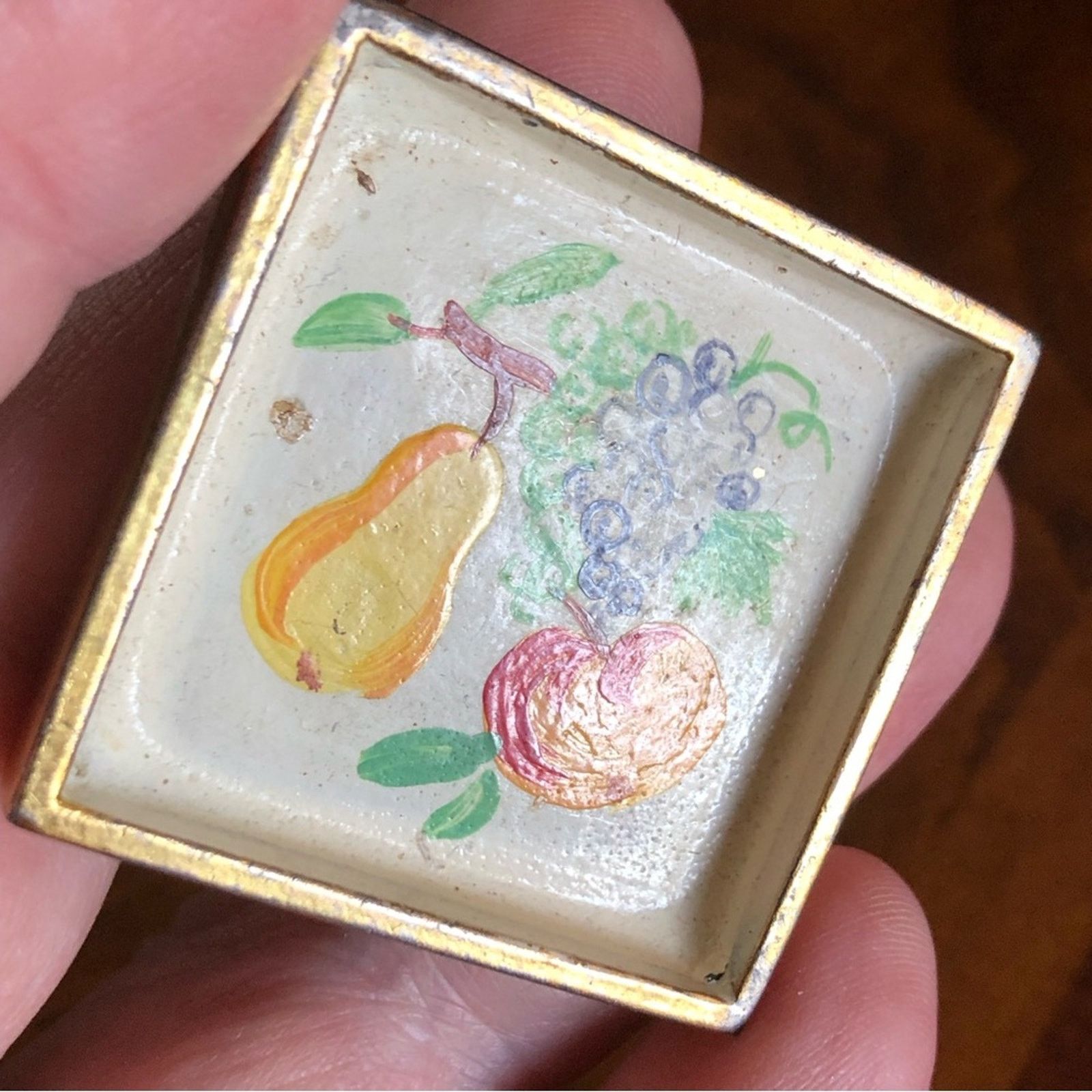 Vintage Vintage mid century hand painted fruit shadow box fur clip Size ONE SIZE - 7 Thumbnail
