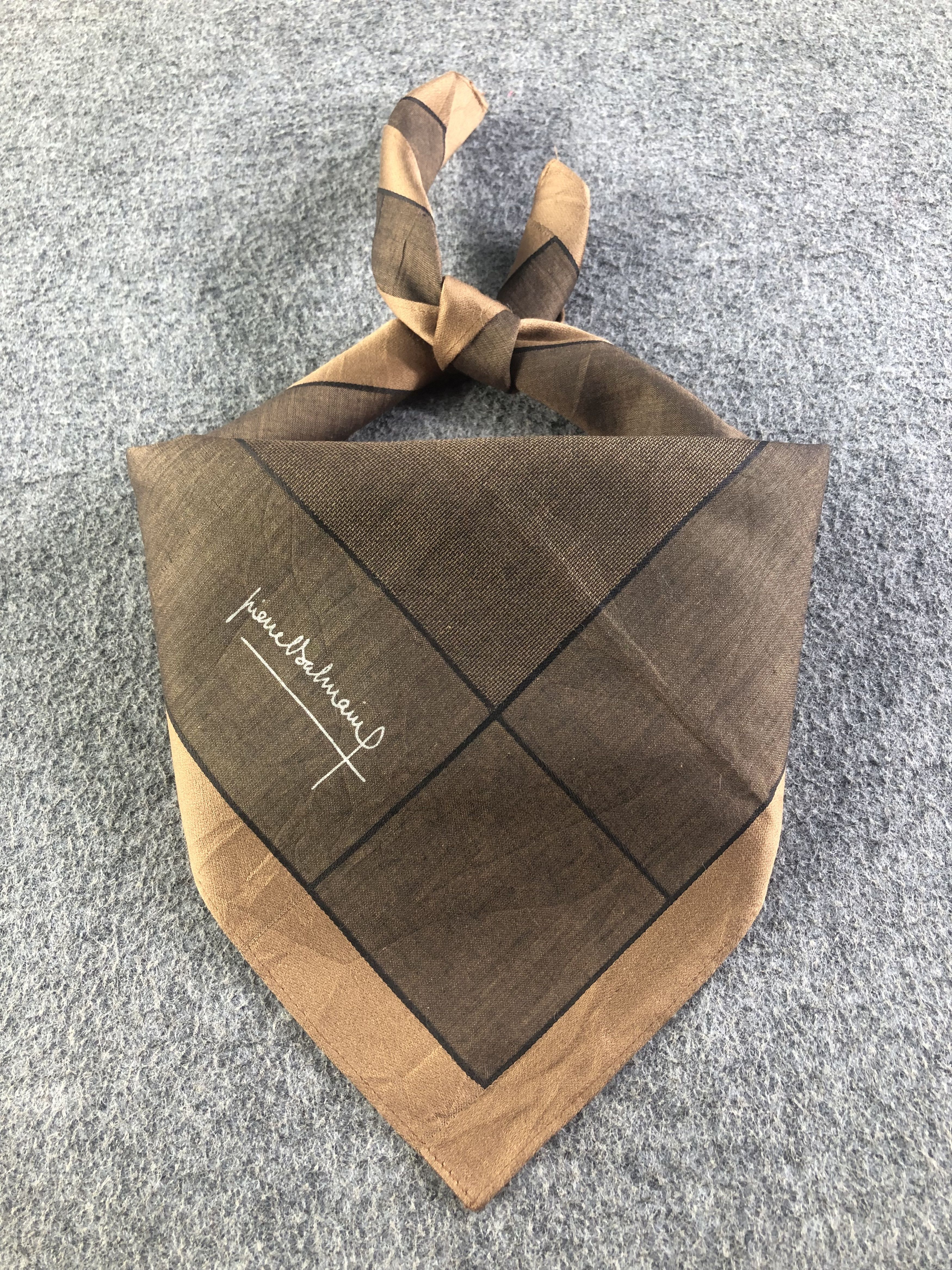 Pierre Balmain Pierre Balmain Handkerchief / Bandana / Neckerchief C475 Size ONE SIZE - 1 Thumbnail
