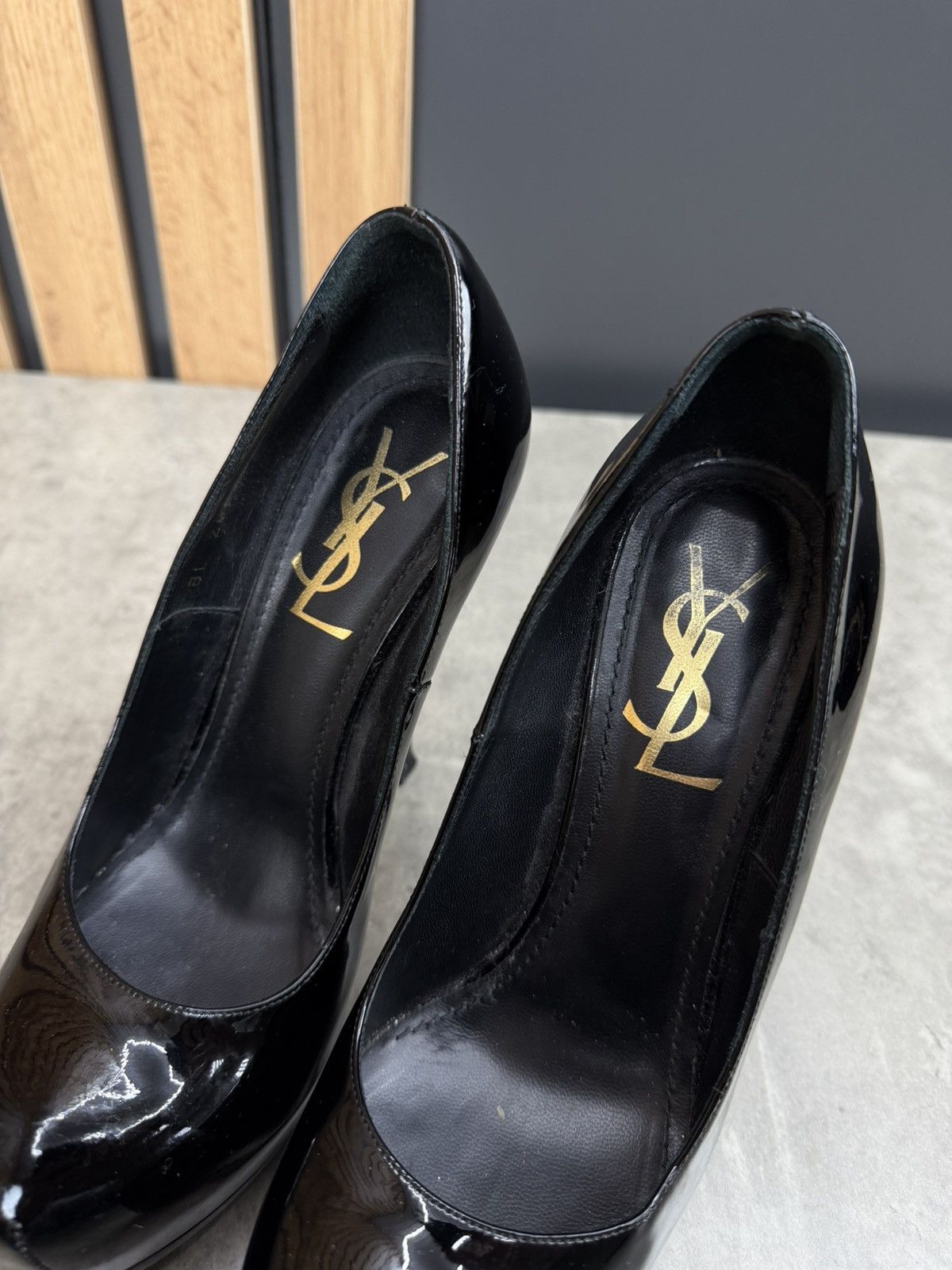 Yves Saint Laurent Yves Saint Laurent Black Patent Platform Heels Size 36 Size US 6 / IT 36 - 5 Thumbnail