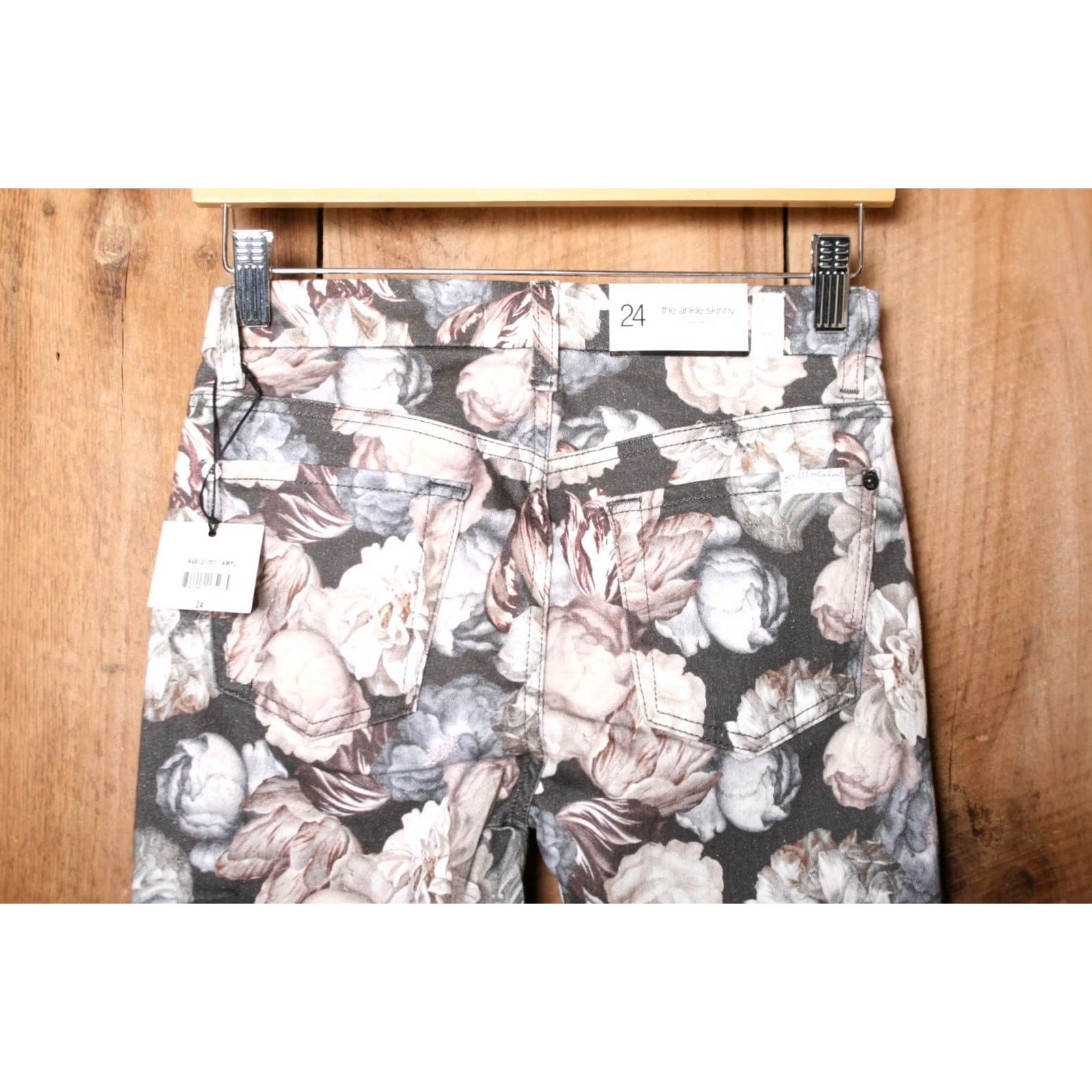 7 For All Mankind 7 FOR ALL MANKIND The Ankle Skinny Jeans Sz. 24 Floral Print Multicolor Stretch Denim Womens Slim Distressed? (remove uncertain) Size 42" / US 20 - 4 Thumbnail