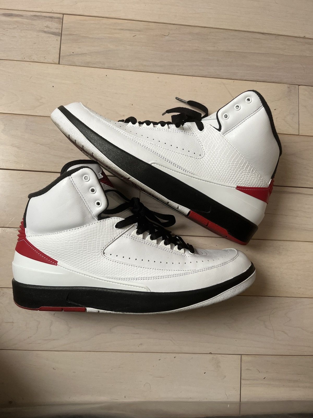 Jordan Brand Chicago 2s Size US 11 / EU 44 - 1 Thumbnail