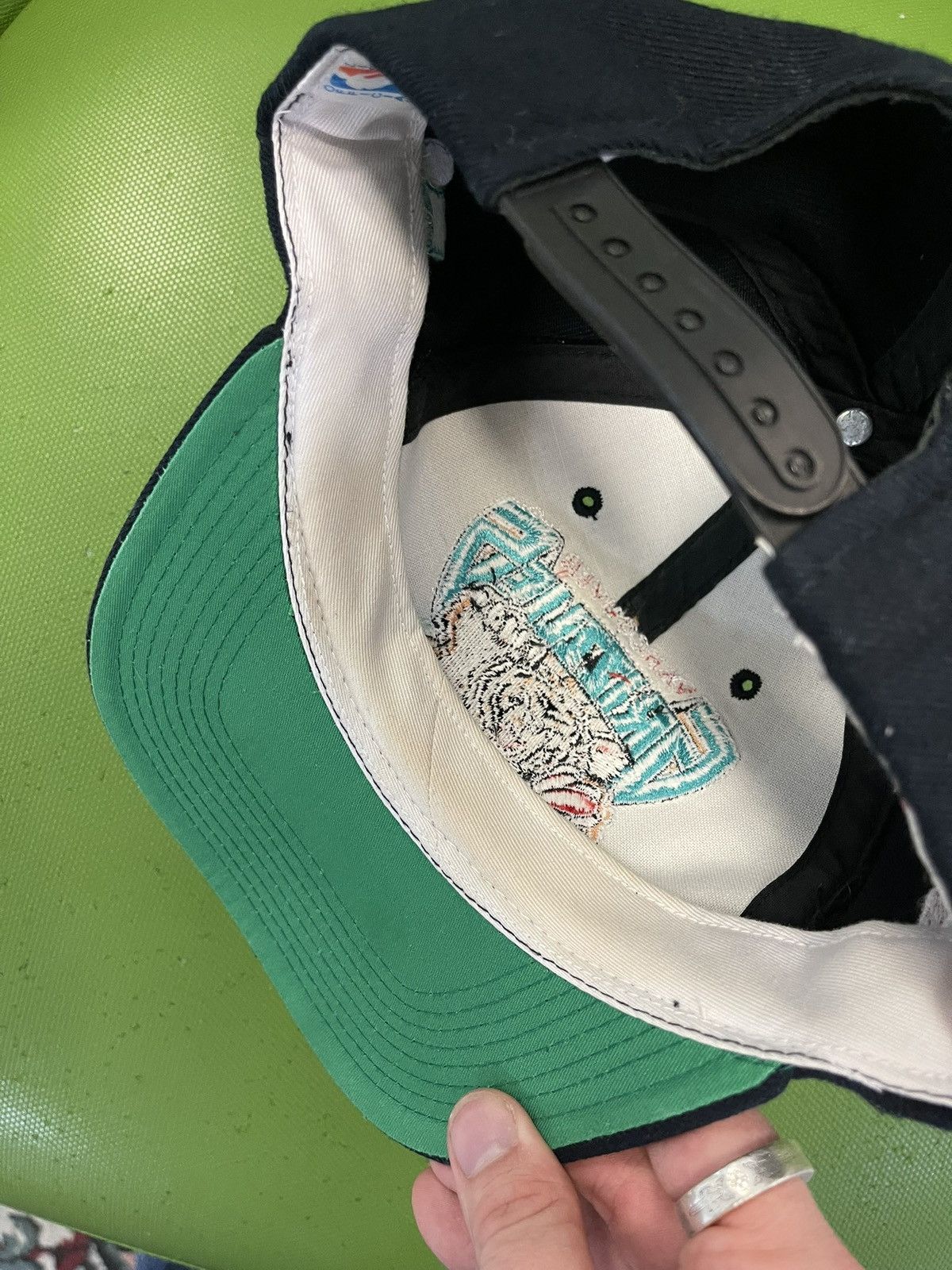 NBA VTG Sports Specialties Vancouver Grizzlies Plain Logo Hat Size ONE SIZE - 8 Thumbnail