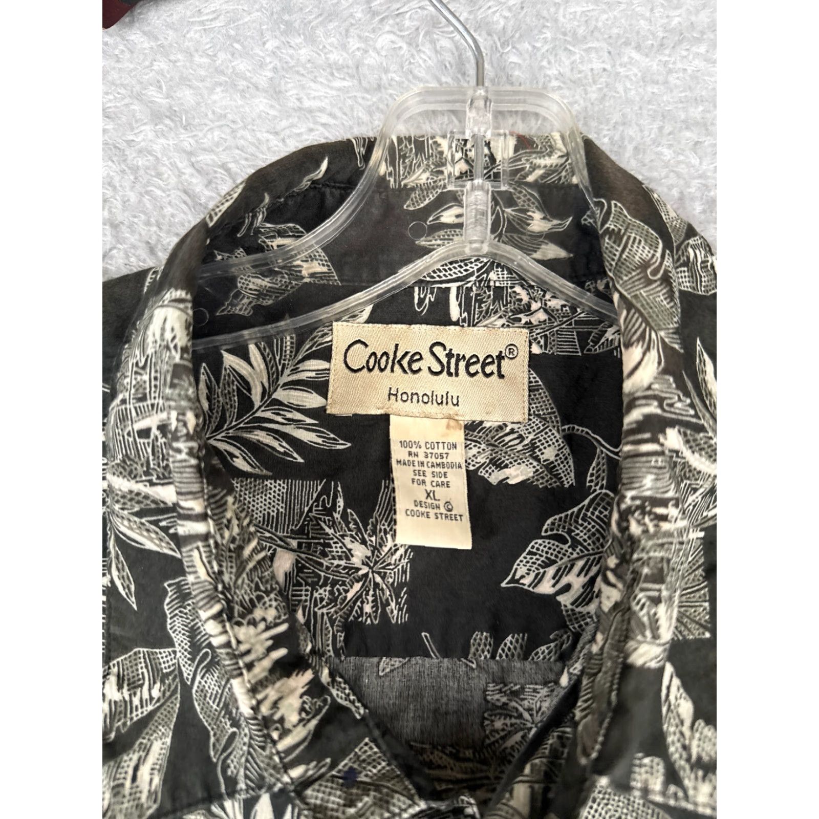 Vintage VINTAGE Cooke Street Hawaiian Shirt XL Black Floral 100% Cotton Button-Up Aloha Mens Size US XL / EU 56 / 4 - 7 Thumbnail