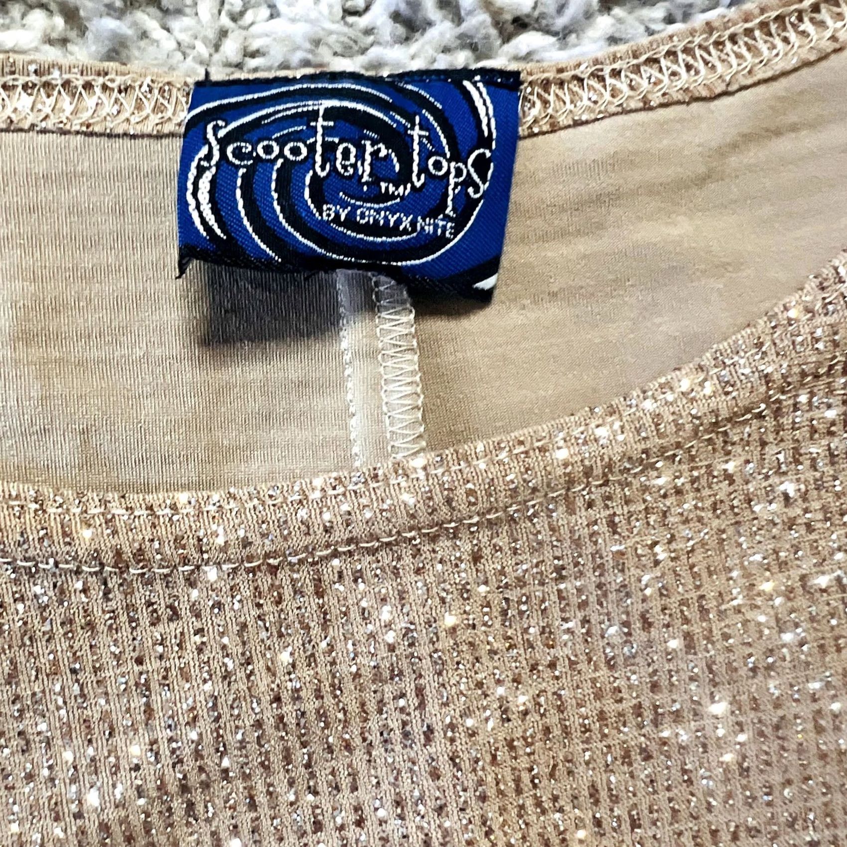 Vintage VINTAGE Scooter Tops by Onyx Nite Sleeveless Shimmery Tank Top Casual Party Gold Women L Tank Sleeveless Scoop Neck Pullover Baggy? Size L / US 10 / IT 46 - 4 Thumbnail