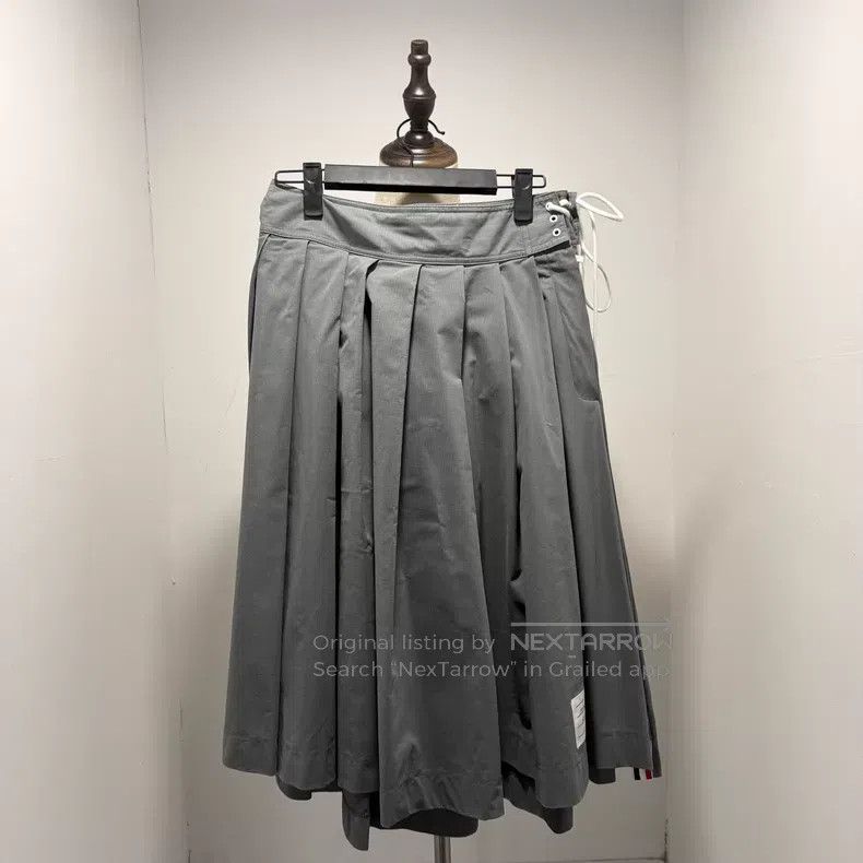 Thom Browne Thom Browne Tech Fabric Pleated Skirt Size 25" / US 0 / IT 36 - 1 Thumbnail