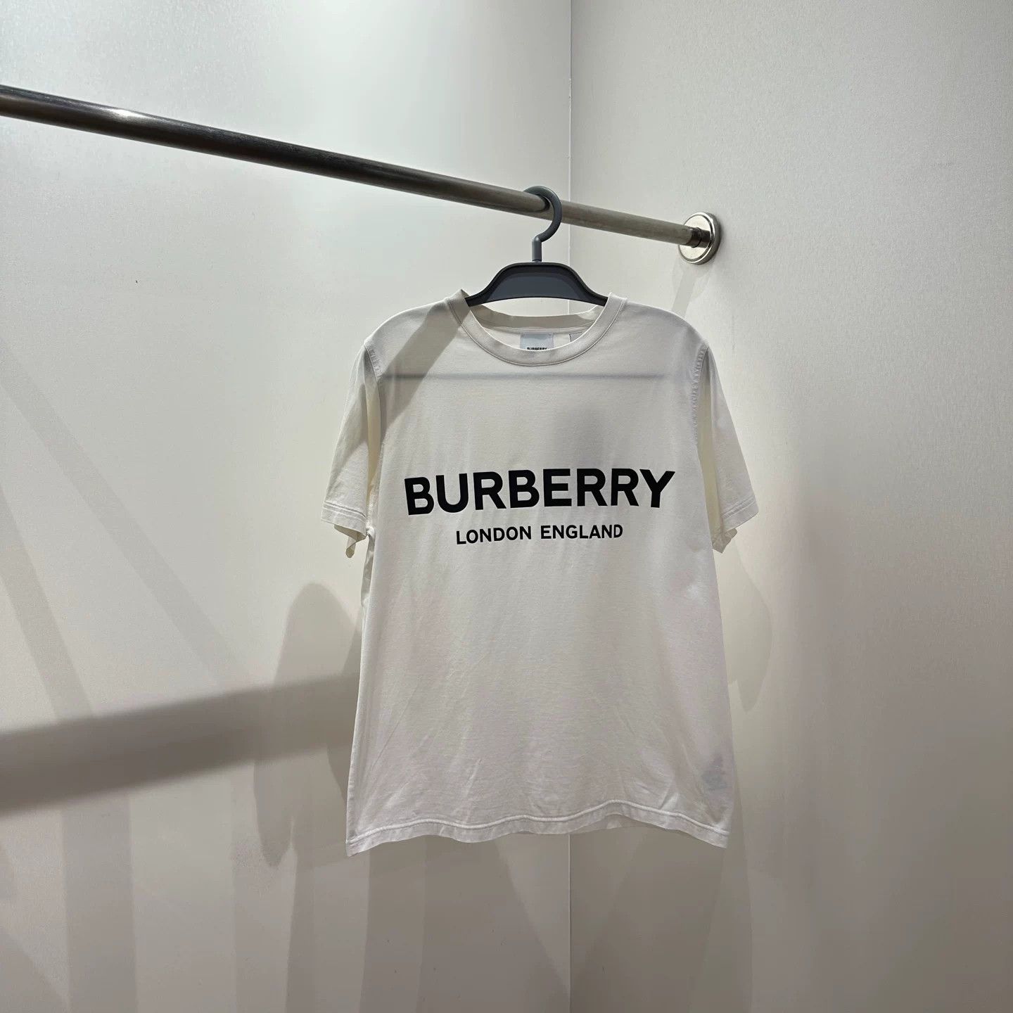 Burberry Burberry T-Shirt L Women Size L / US 10 / IT 46 - 1 Thumbnail