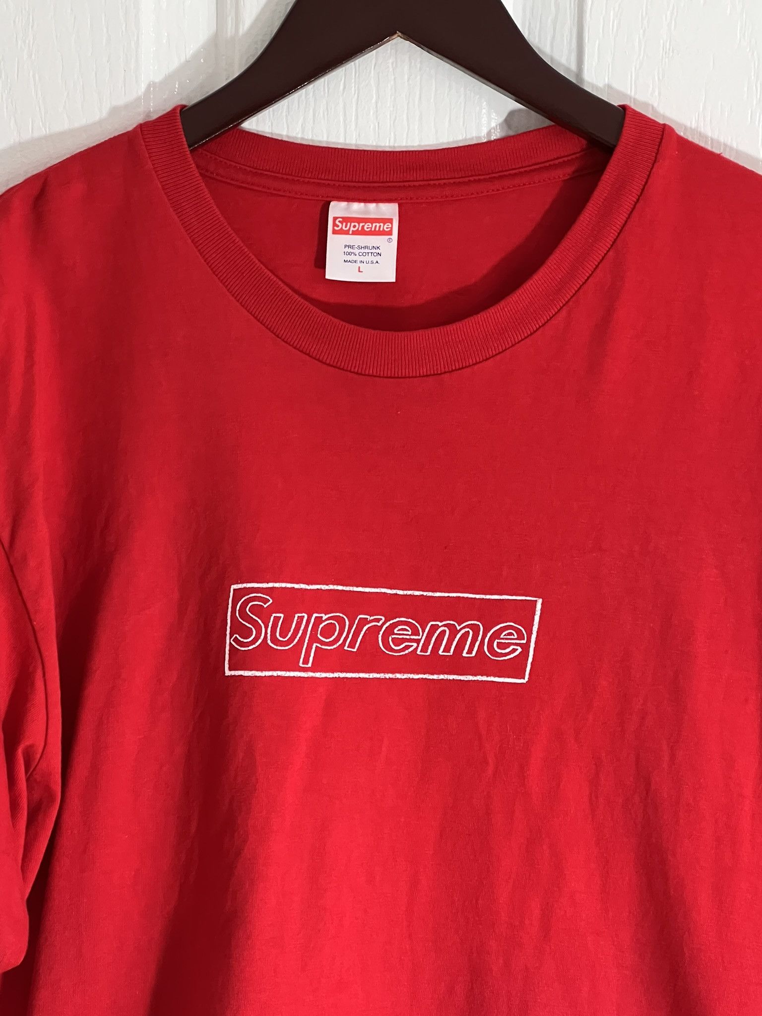 Supreme SUPREME x KAWS Chalk Logo Tee Shirt Red Large SS21 Size US L / EU 52-54 / 3 - 2 Thumbnail